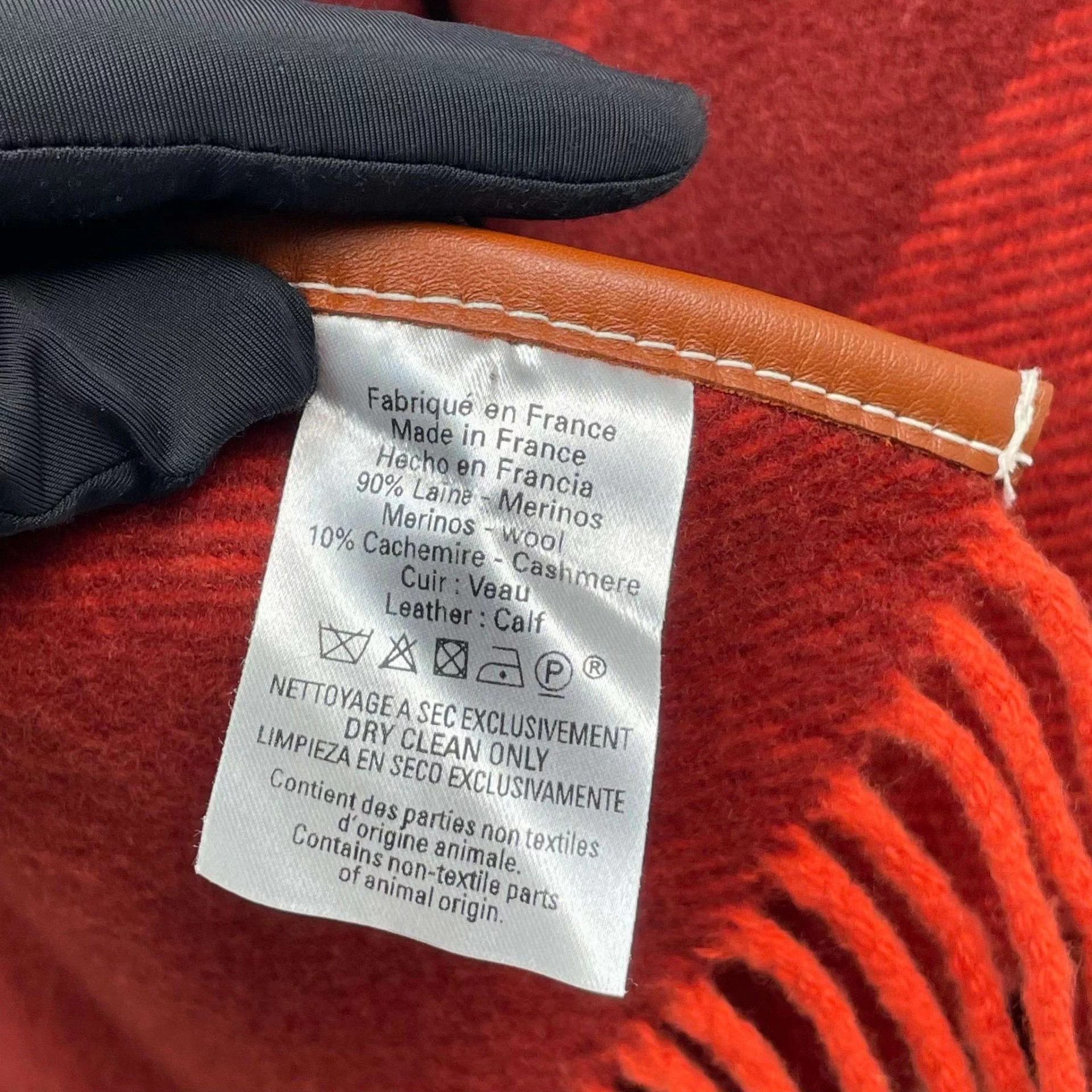Hermes Hermès Tassel Shawl Deep Red Size ONE SIZE - 4 Thumbnail