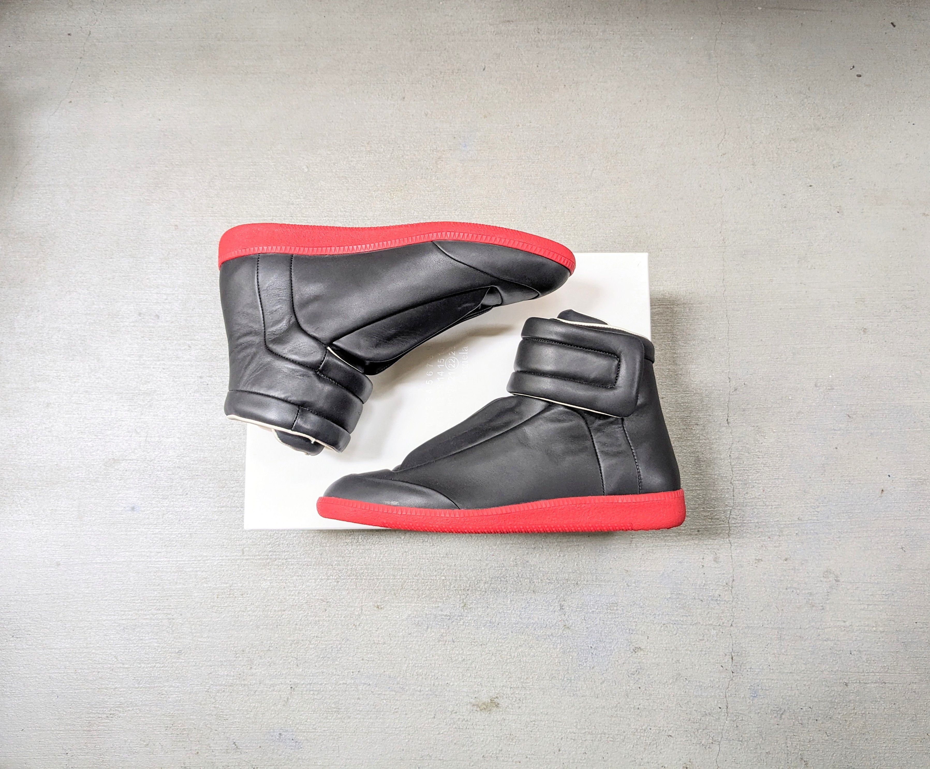 Maison Margiela × Rare Maison Margiela Future Red Black 9 42 