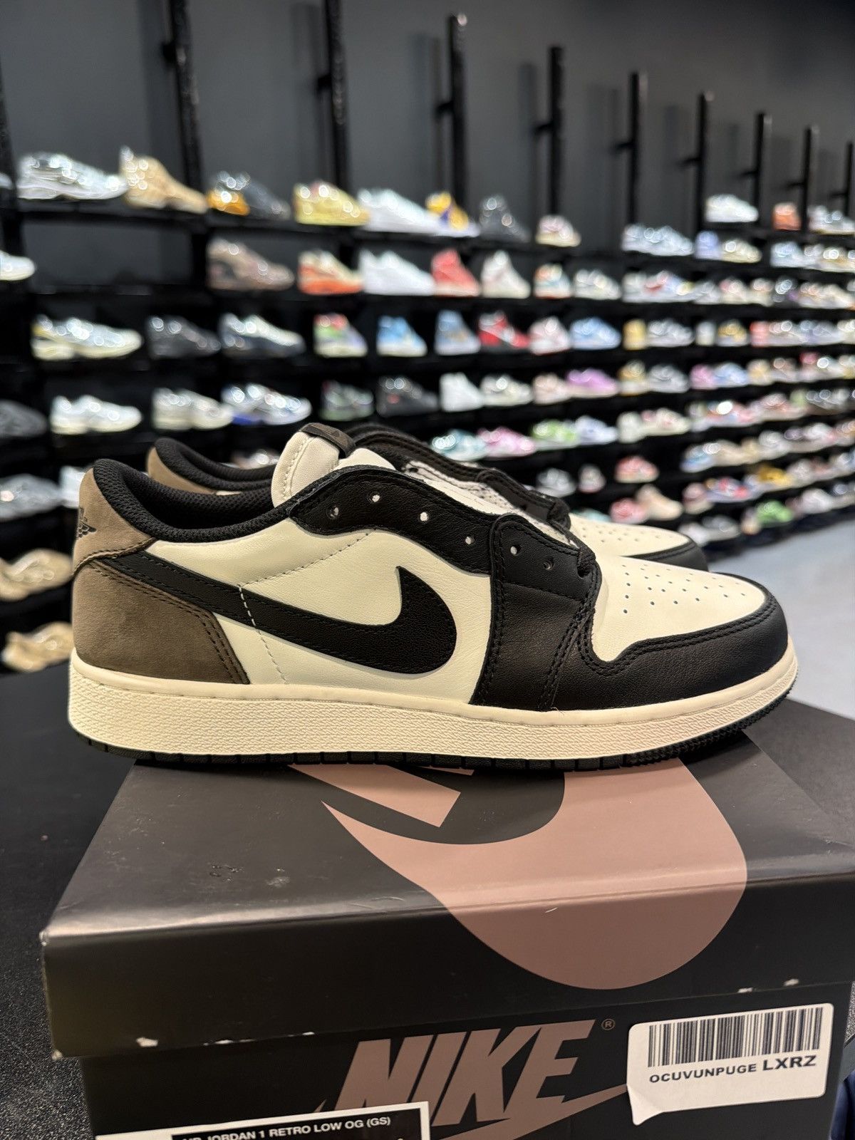 Jordan Brand Jordan 1 Low mocha Size-7y Brand New Quick Shipping Size US 7 / EU 40 - 3 Thumbnail