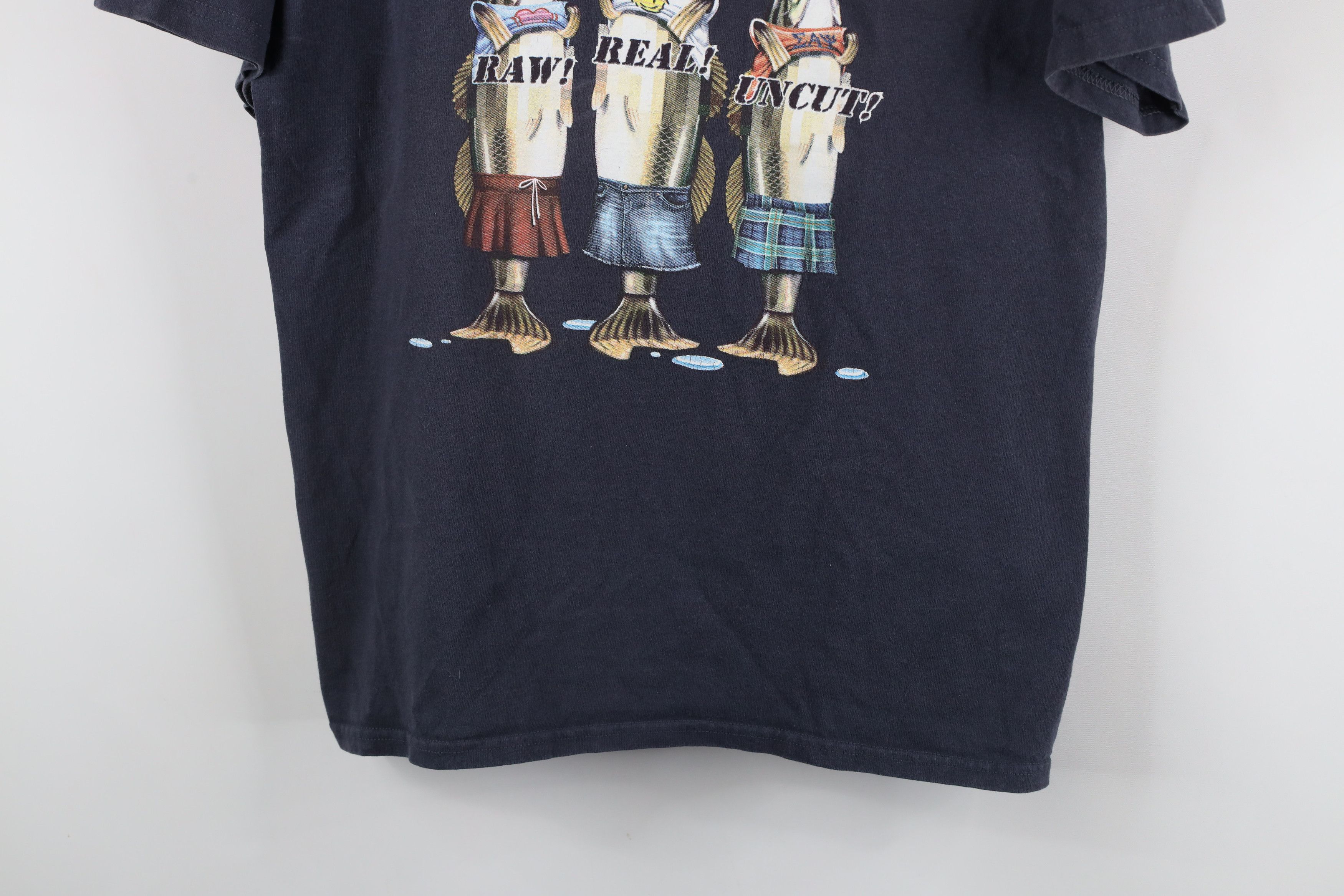 Vintage Vintage Y2K Streetwear Out Gills Gone Wild Fishing T-Shirt Size US L / EU 52-54 / 3 - 3 Thumbnail