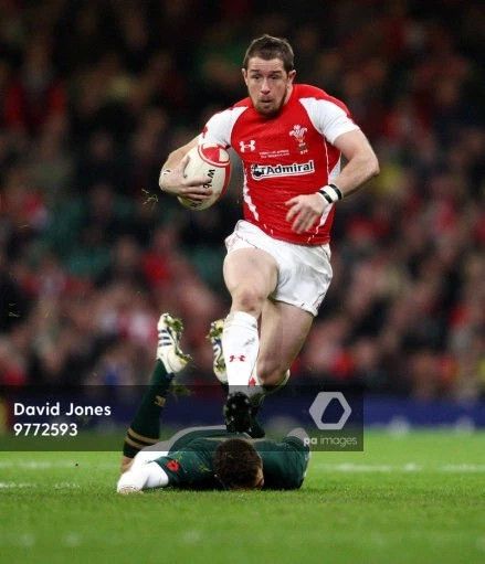 Under Armour WALES RUGBY JERSEY LONG HOME 2010 SHIRT WRU RUGBY JERSEY RED Size US S / EU 44-46 / 1 - 8 Thumbnail