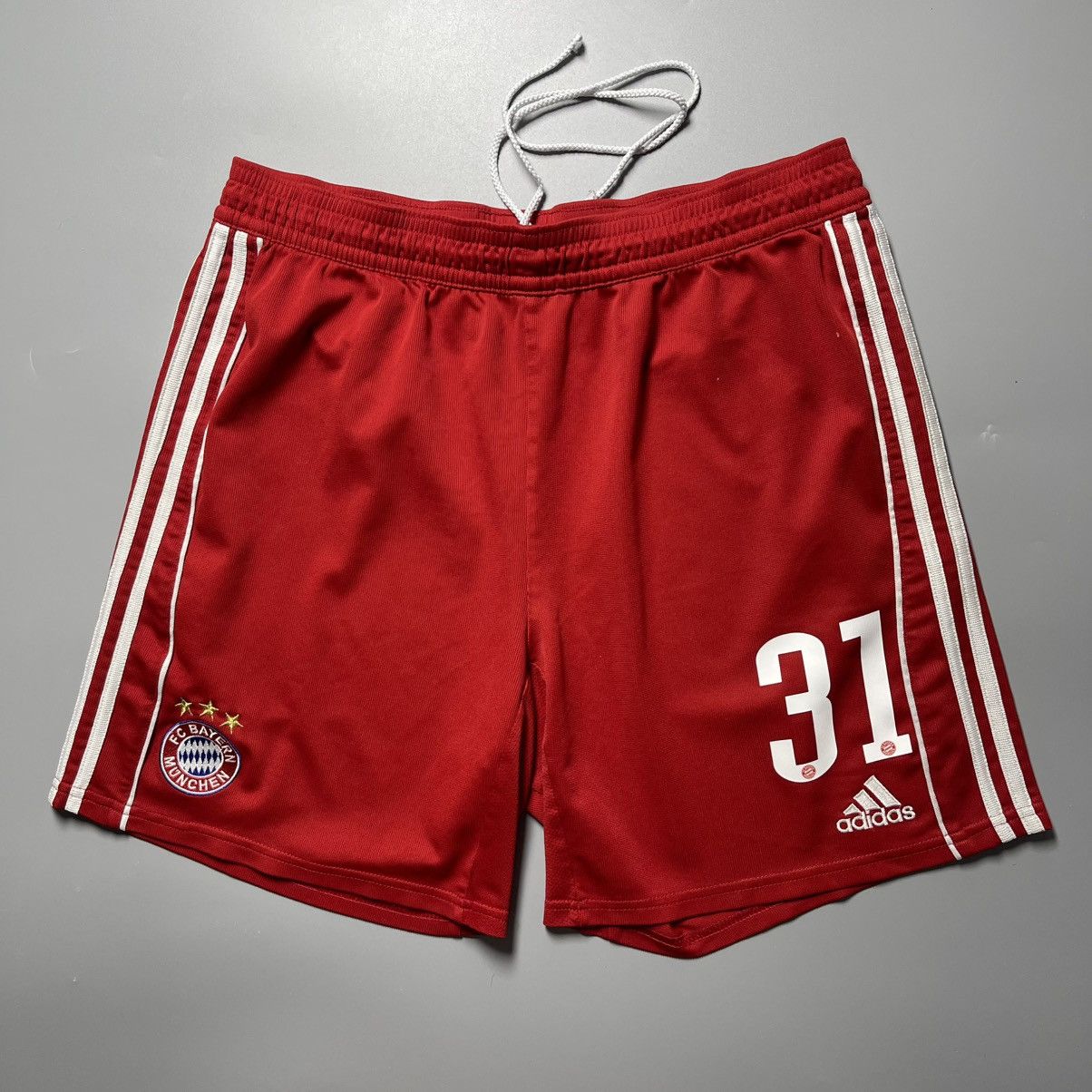 Vintage BAYERN ADIDAS 2006/2007 FOOTBALL SHORTS #31 SCHWEINSTEIGER Size US 43 - 1 Thumbnail