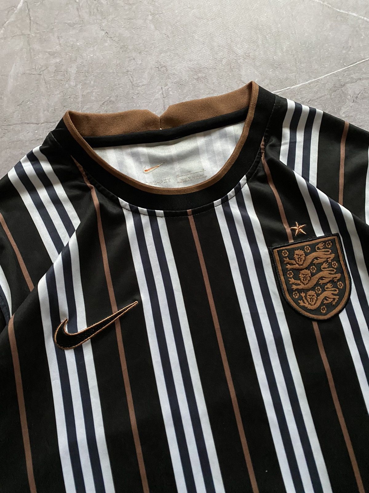 Nike × Vintage Rare 2021 Nike England & Burberry Concept Soccer Jersey Y2K Size US M / EU 48-50 / 2 - 4 Thumbnail