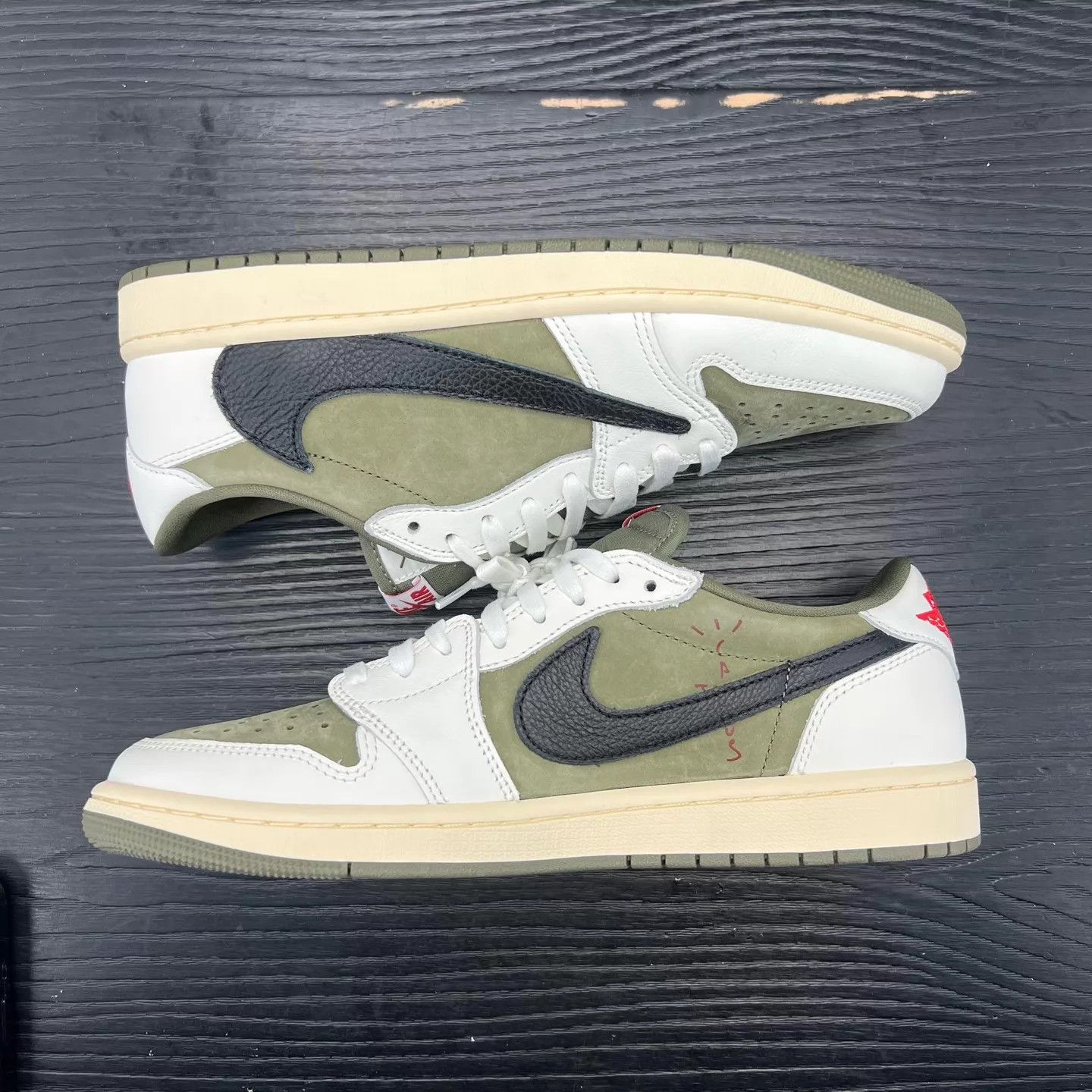 Nike Air Jordan 1 Low TS Olive Cactus Jack 44 Worn Size US 11 / EU 44 - 2 Thumbnail