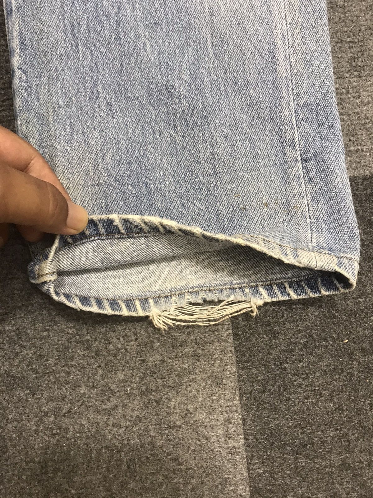 Levi's Vintage Levis 501 Light wash Distressed Jeans Size US 30 / EU 46 - 8 Thumbnail