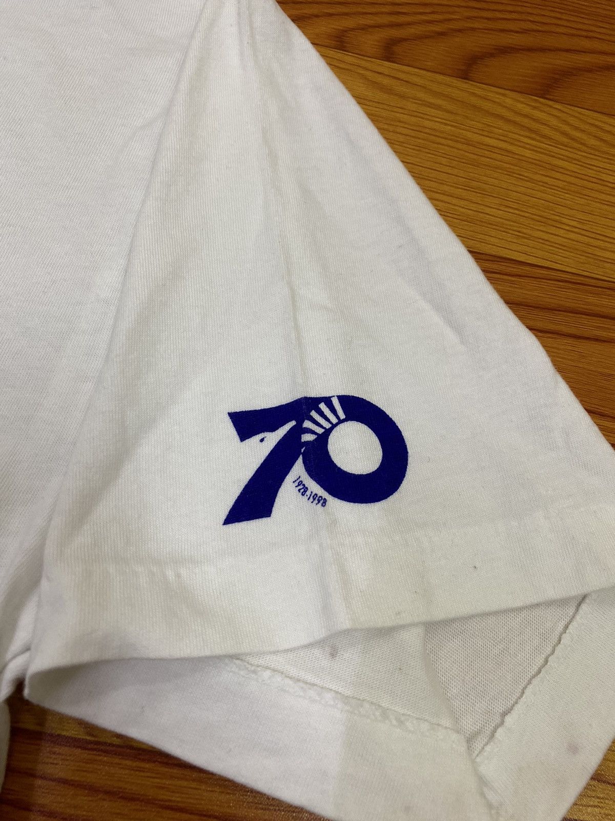 Vintage Vintage 90s Asian Pratt & Whitney Canada Tee Size US L / EU 52-54 / 3 - 3 Thumbnail