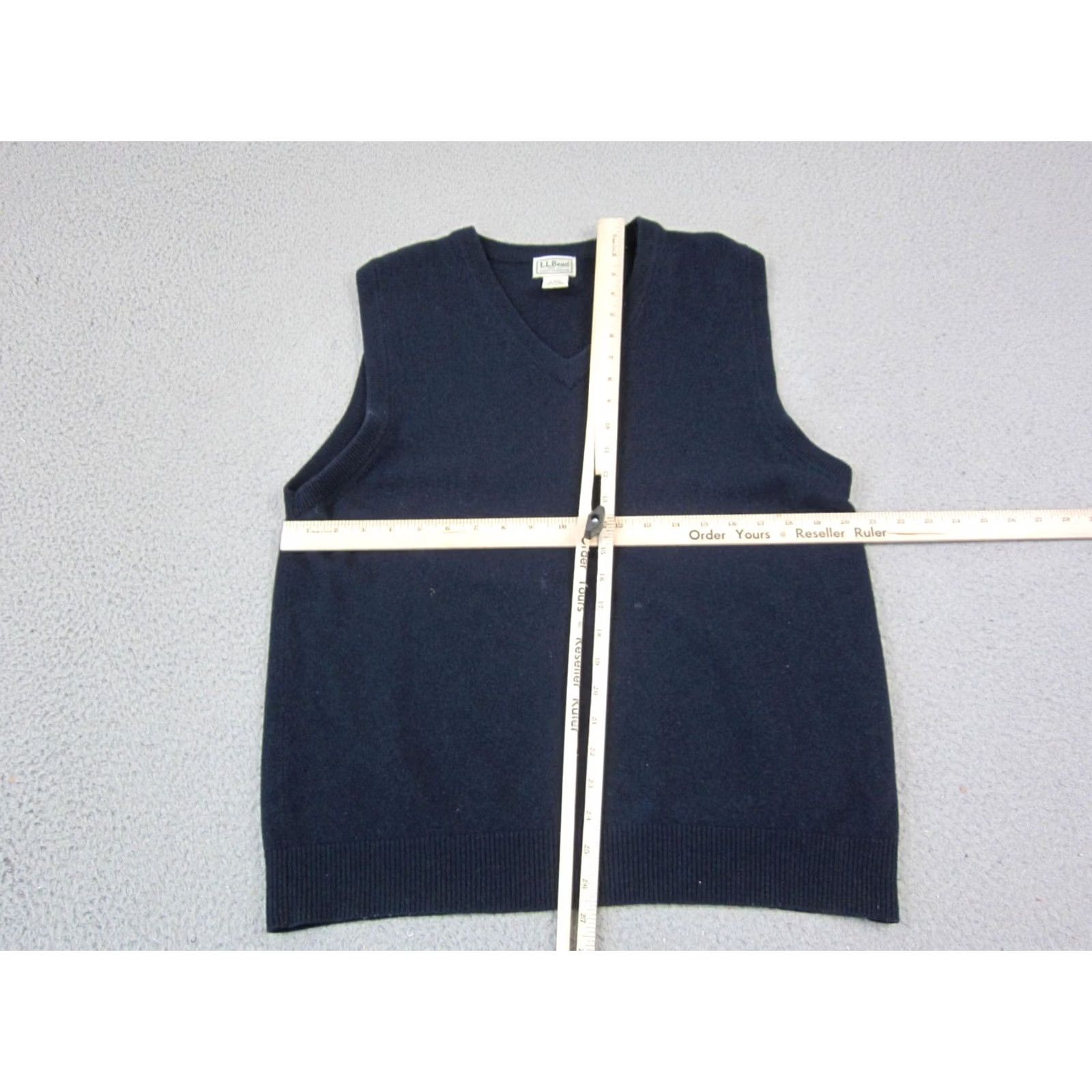Vintage L.L. Bean Sweater Vest Mens Large Blue Wool Knit V-Neck 90s Golf Vintage-Not Vintage? No Size US L / EU 52-54 / 3 - 7 Thumbnail