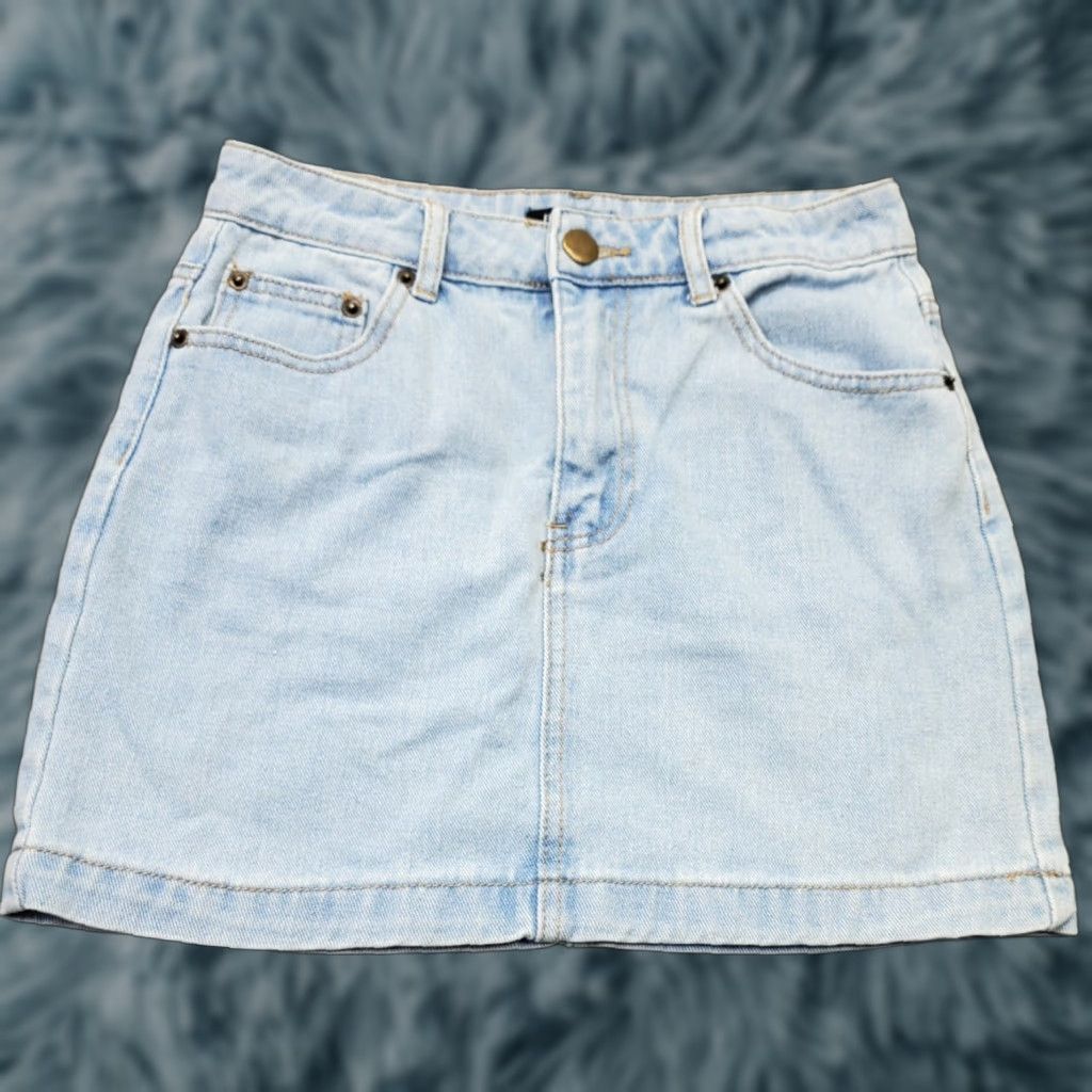 Forever 21 FOREVER 21 Womens Mini Skirt Jeans Blue Denim Stretch Light Wash 5-Pockets Size S Size 28" / US 6 / IT 42 - 1 Thumbnail