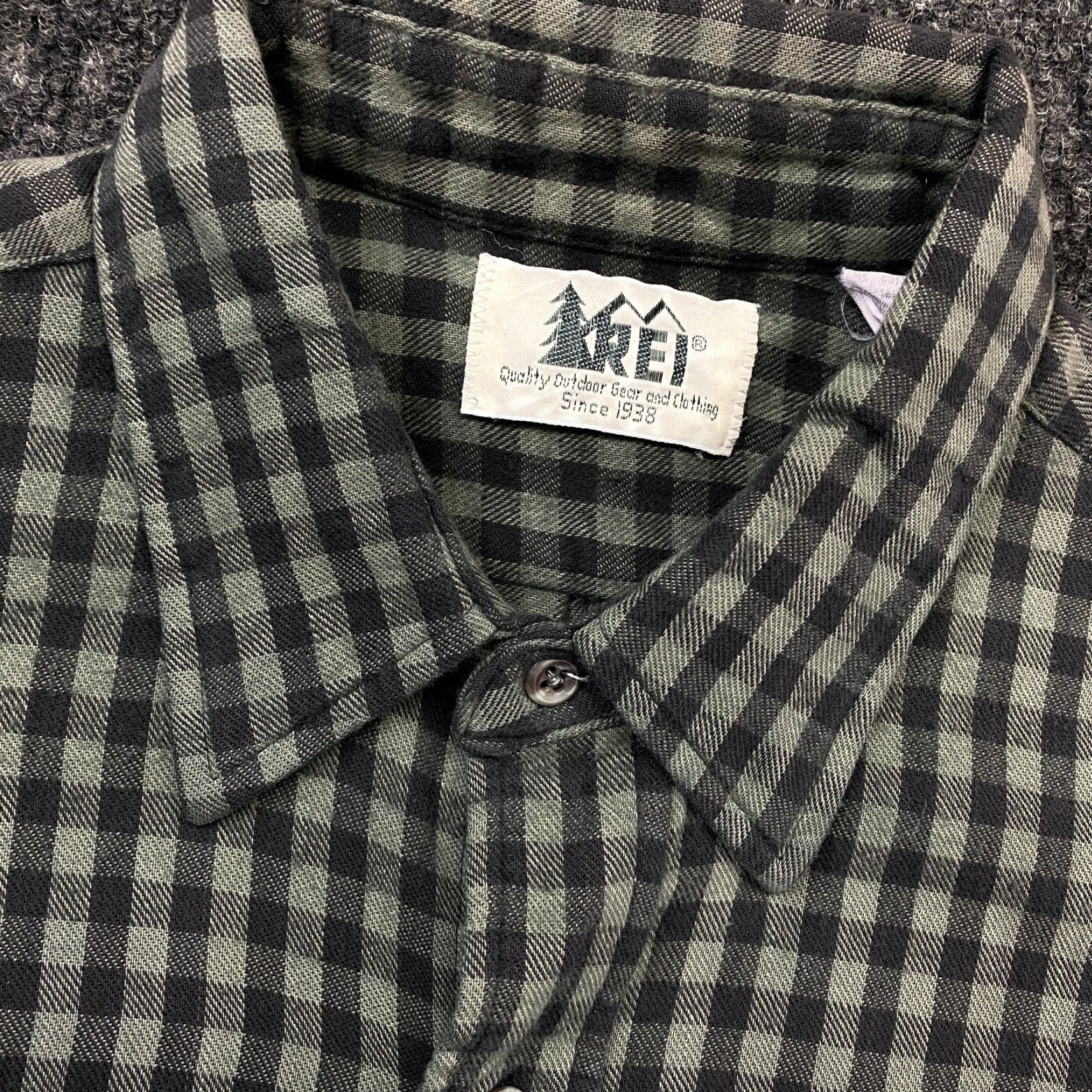 Vintage VINTAGE REI Button-Down Long Sleeve Shirt M Tall Green Black Plaid USA Size US M / EU 48-50 / 2 - 2 Thumbnail