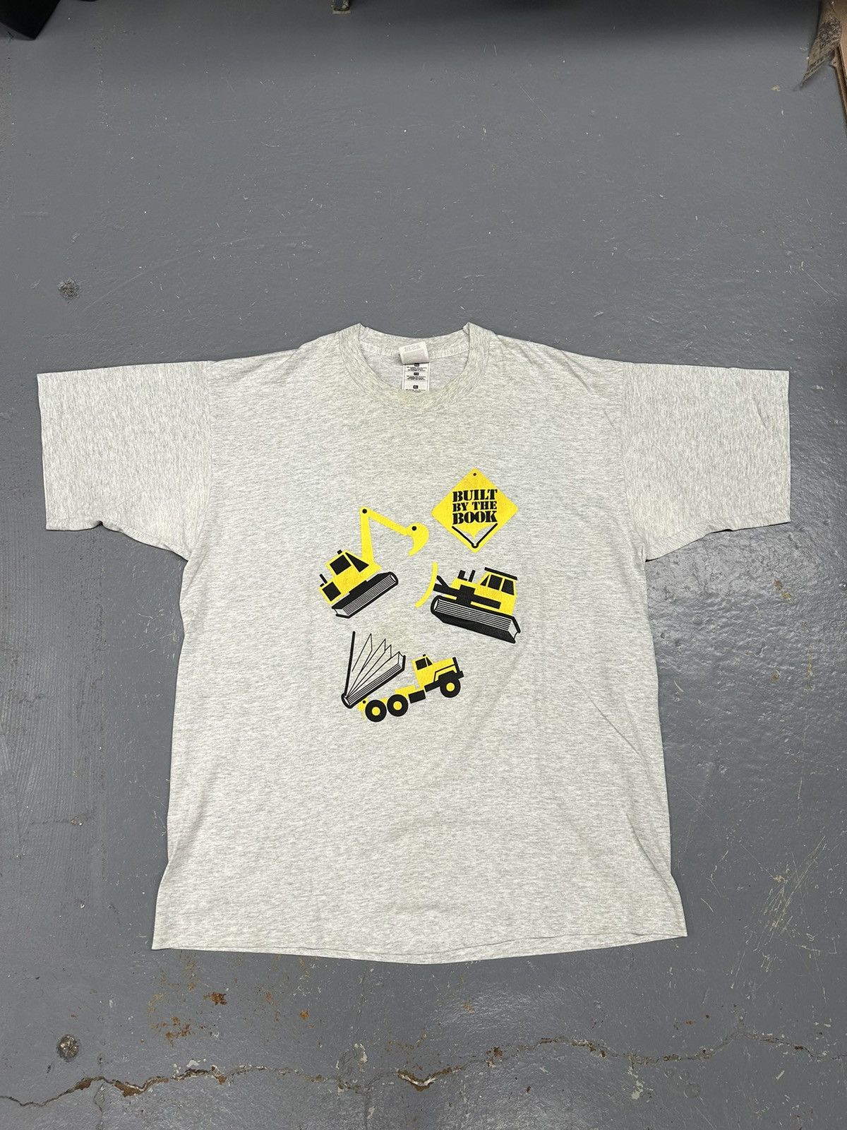 Vintage Crazy Vintage 90s Essential Grey Construction Art Tee Shirt Size US XL / EU 56 / 4 - 1 Thumbnail