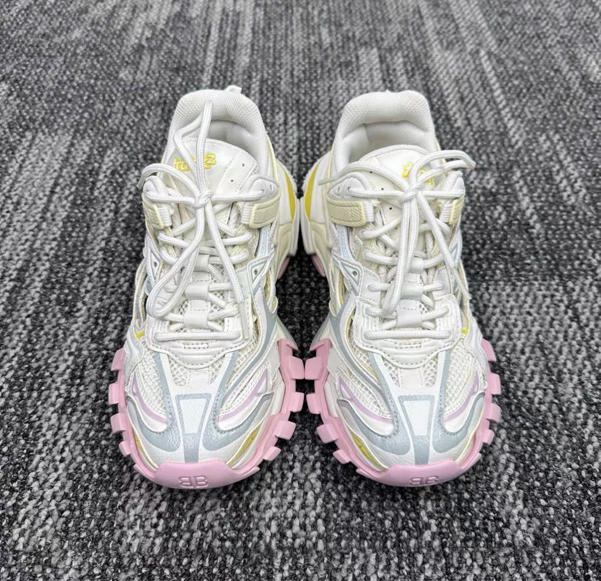Balenciaga Balenciaga Track 2.0 White & Pink Candy Sneakers J42 Size US 6 / IT 36 - 2 Thumbnail