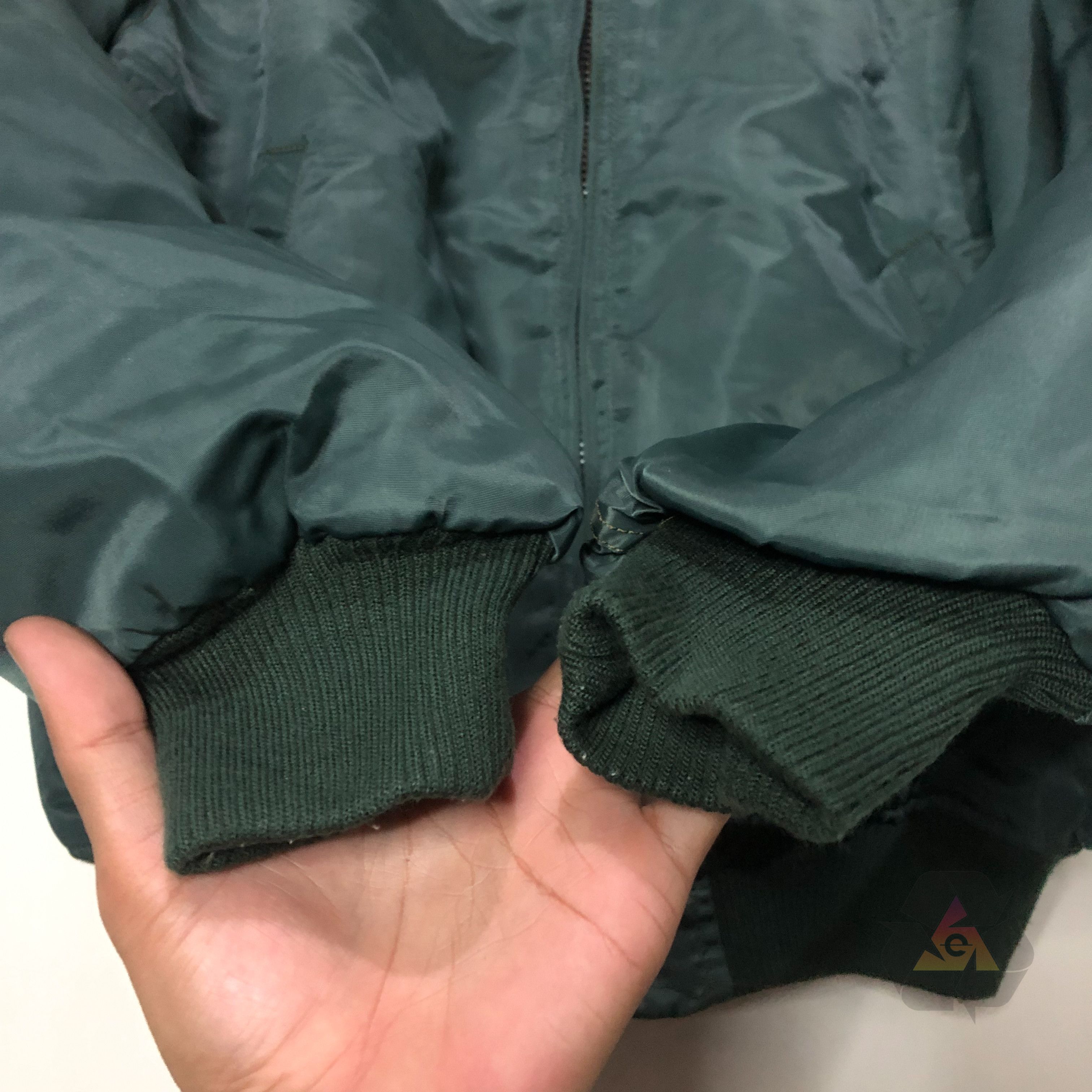 Alpha Industries Vintage Alpha Industries Flayer's Mil-J-82790J USAF Bombers Size US L / EU 52-54 / 3 - 5 Thumbnail