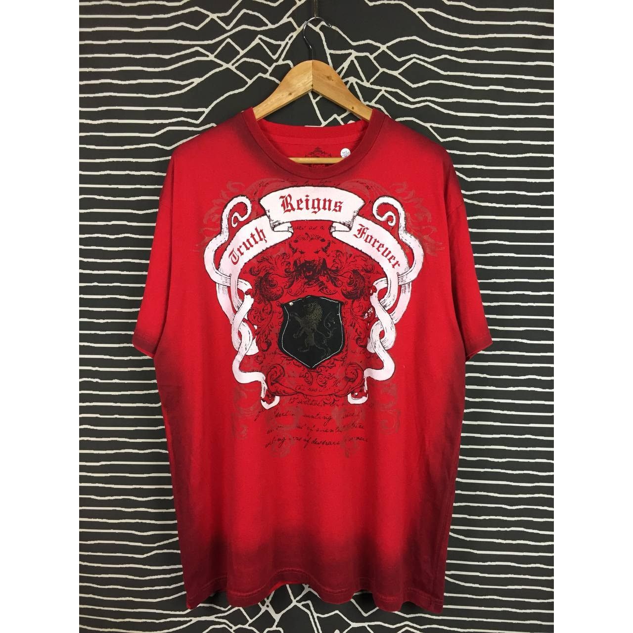 Affliction × Vintage Attitude Gold Reigns Truth Forever Affliction style Tee Size US XL / EU 56 / 4 - 1 Thumbnail