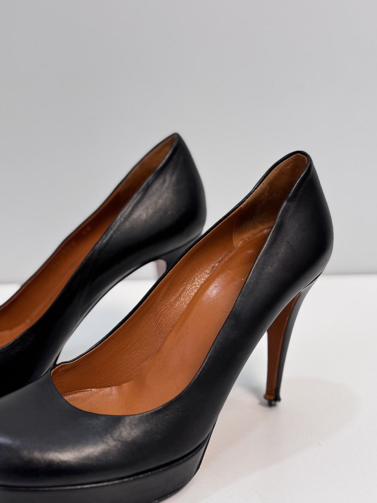 Gucci Gucci Black Leather Round Toe Platform Pumps Size US 8 / IT 38 - 3 Thumbnail