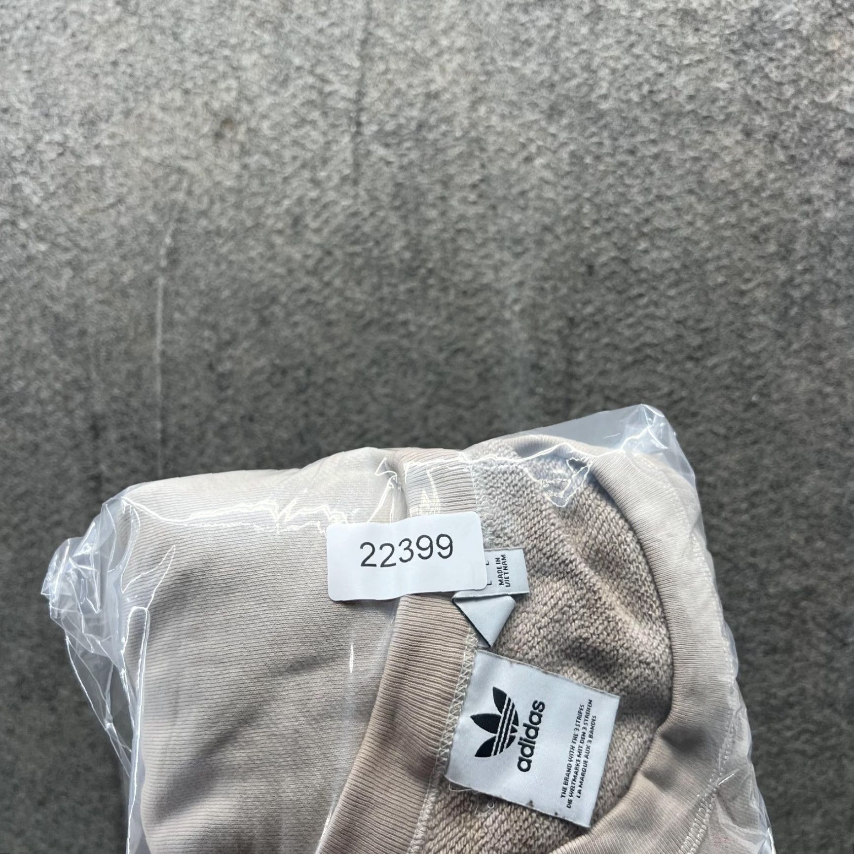 Adidas VINTAGE Adidas Sweater Women L Beige Crewneck Pullover Geometric Logo Casual Knit All Seasons -Mens? Size L / US 10 / IT 46 - 2 Thumbnail