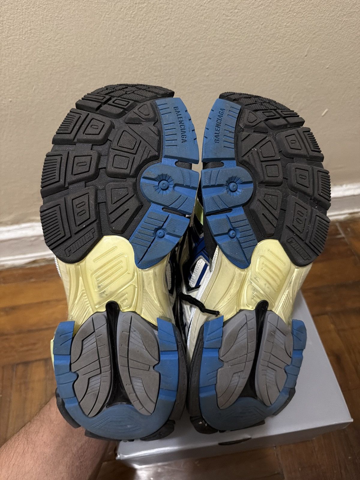 Balenciaga Balenciaga Mesh Runner Green Blue Black Grey Size US 11 / EU 44 - 5 Thumbnail