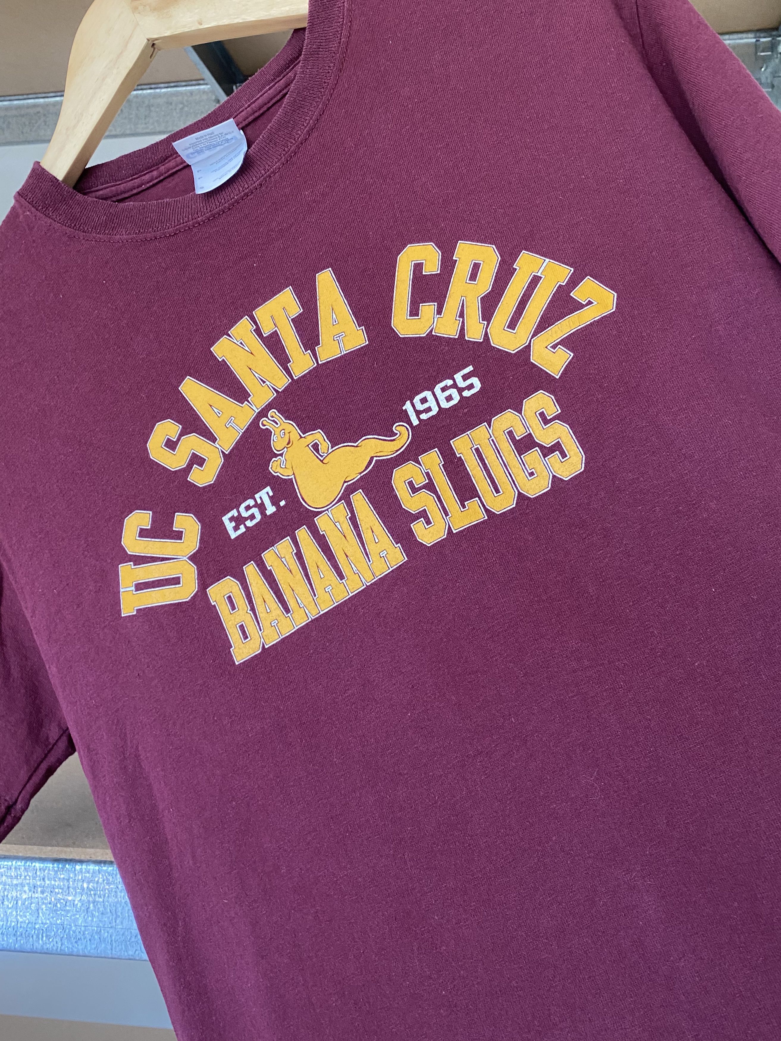Vintage UC Santa Cruz Vintage 2000s Banana Slugs Travolta T-shirt Size US S / EU 44-46 / 1 - 11 Thumbnail