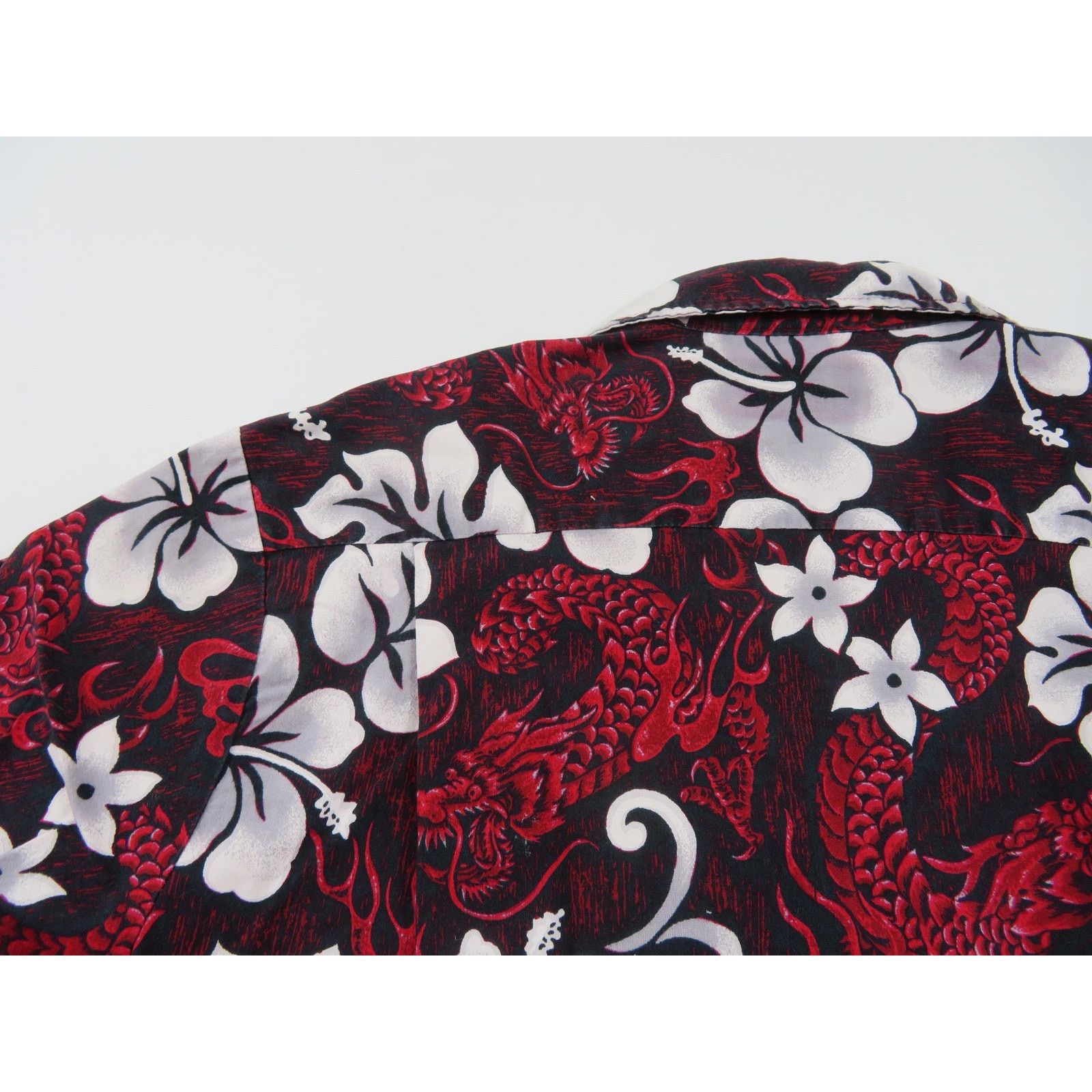 Other Hawaii Hawaiian Shirt Hibiscus Dragon Black Red, M-L? 1990s Size US M / EU 48-50 / 2 - 4 Thumbnail