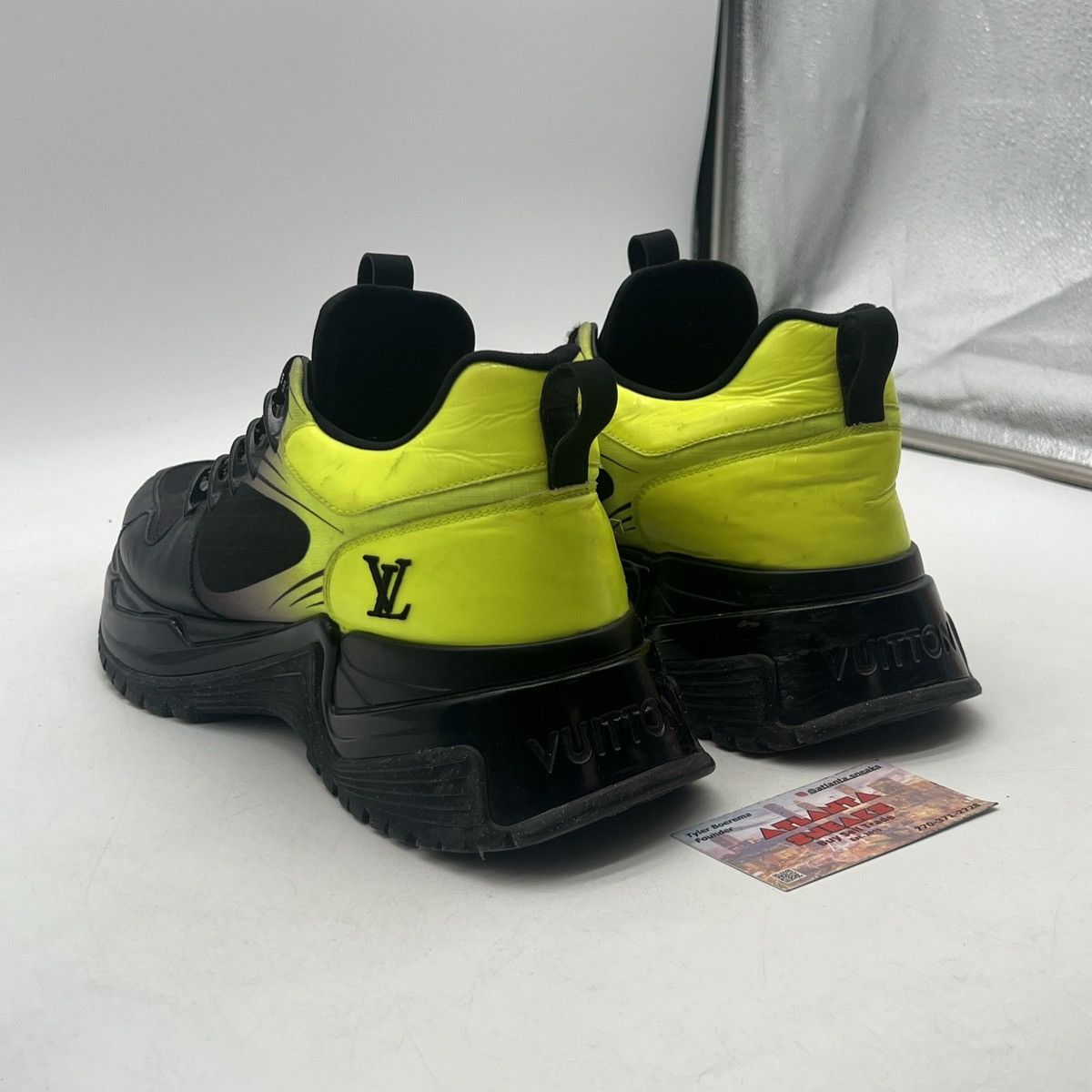 Louis Vuitton Louis Vuitton Run Away Pulse Black Neon Yellow Size US 8.5 / EU 41-42 - 4 Thumbnail
