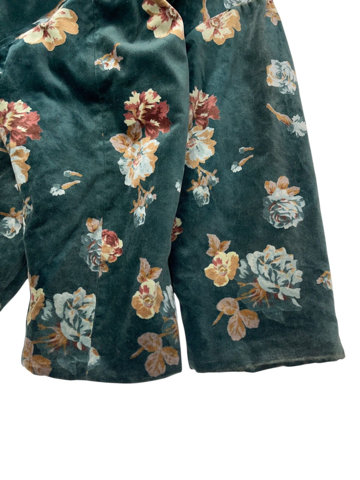 Kenzo × Vintage Vintage Kenzo Jungle Floral Velvet Jacket Skirt Suit Size S / US 4 / IT 40 - 7 Thumbnail