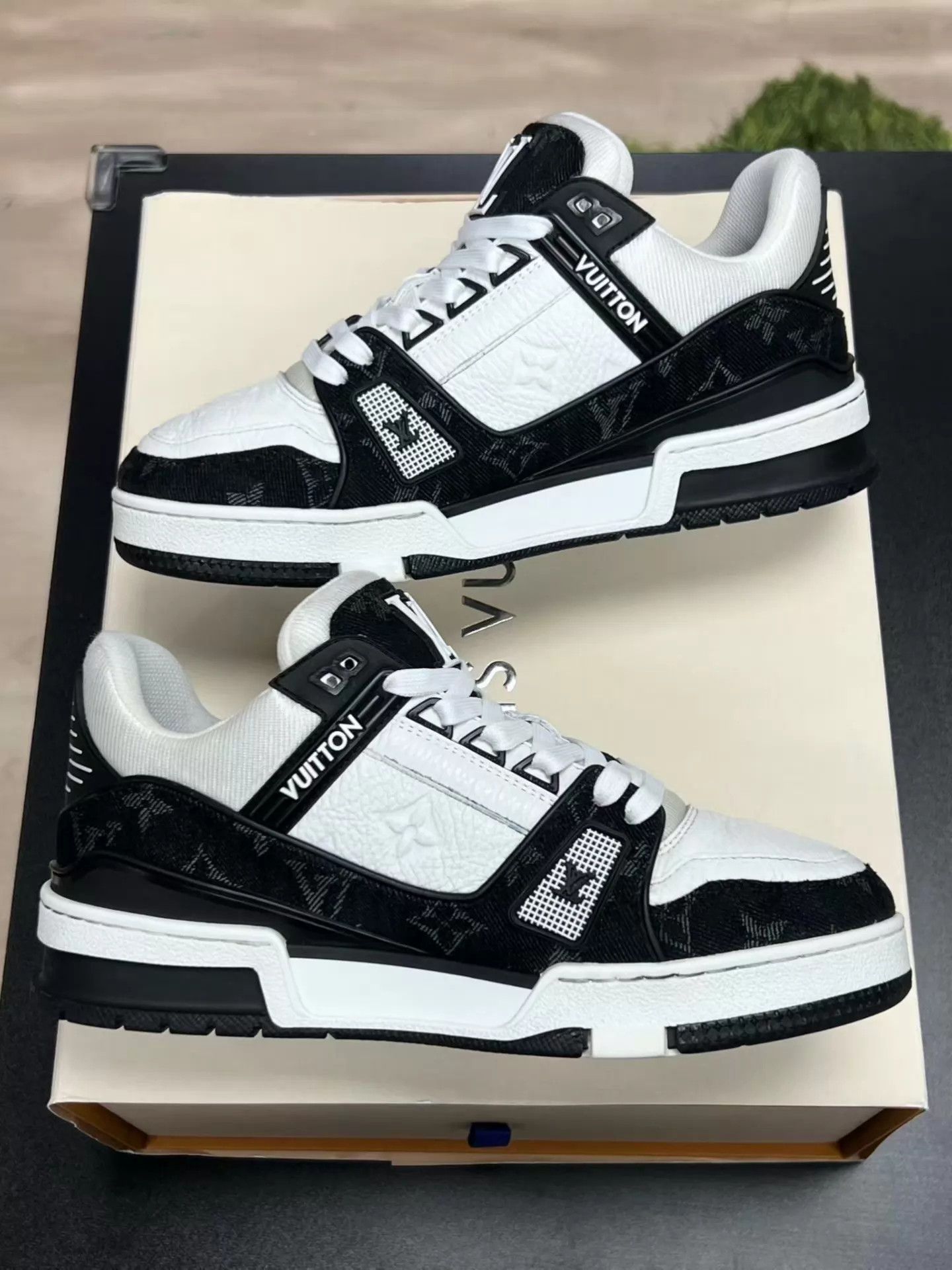 Louis Vuitton LV TRAINER Panda Denim UK4 Like New Size US 6.5 / IT 36.5 - 5 Thumbnail