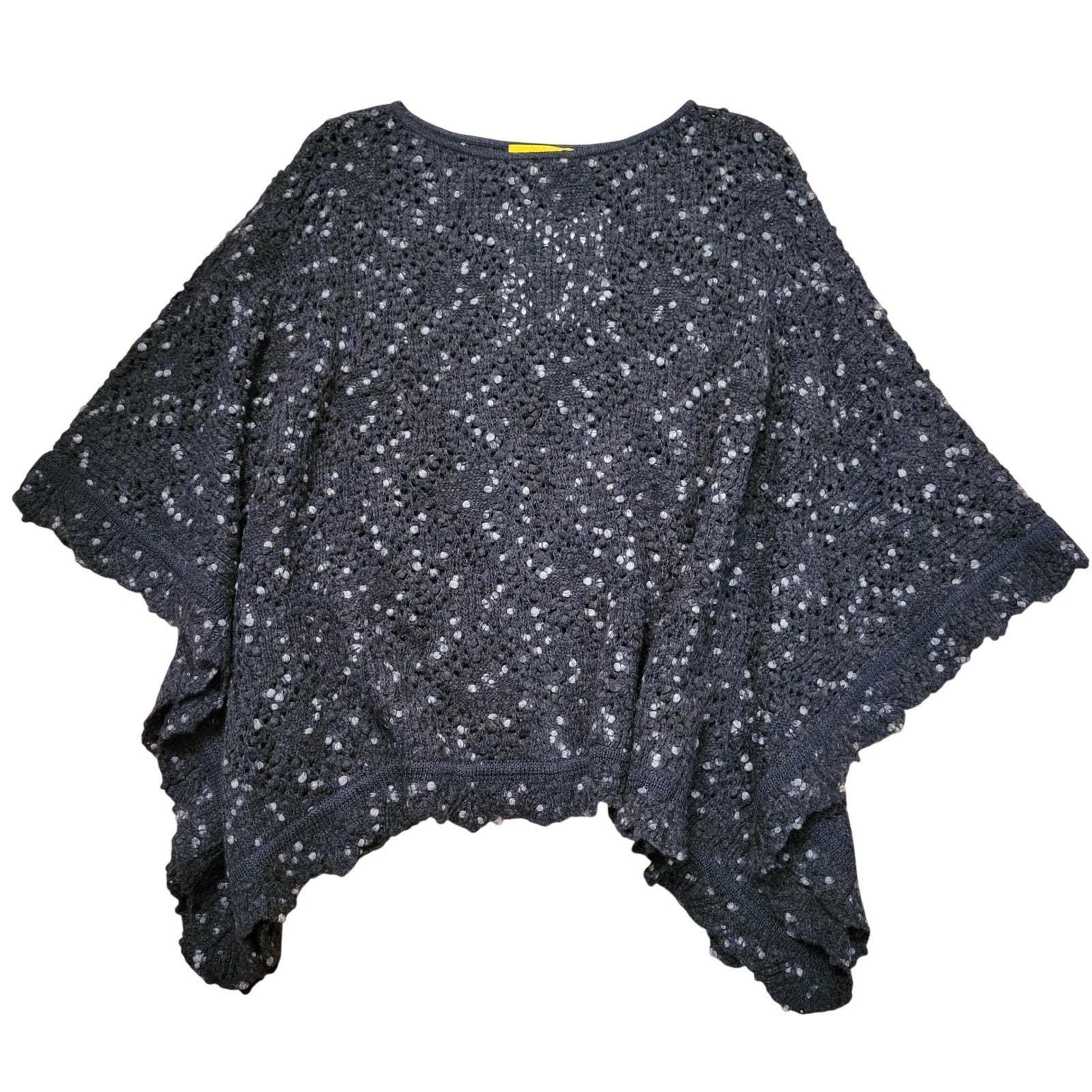 St. John St John Gray Wool Knit Scalloped Poncho Cape S Marled Size S / US 4 / IT 40 - 1 Thumbnail