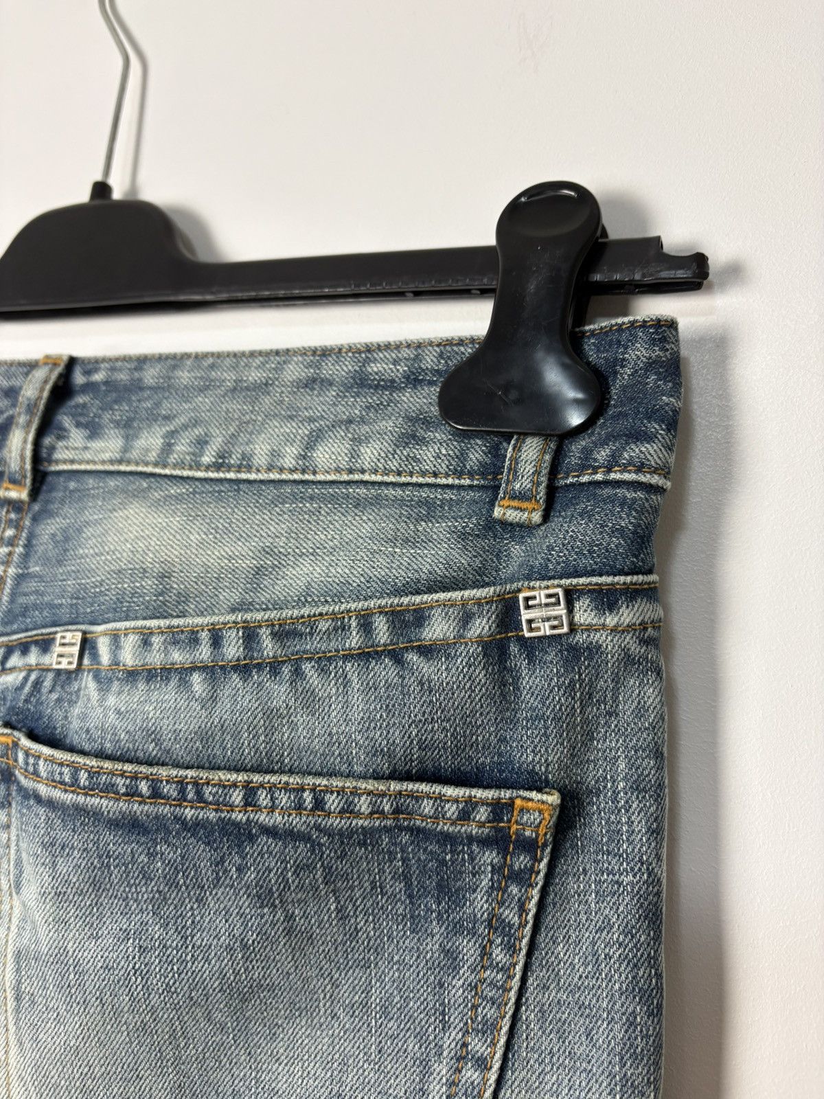 Givenchy Givenchy Light Wash Slim Fit Denim Jeans Luxury Designer Size US 30 / EU 46 - 15 Thumbnail