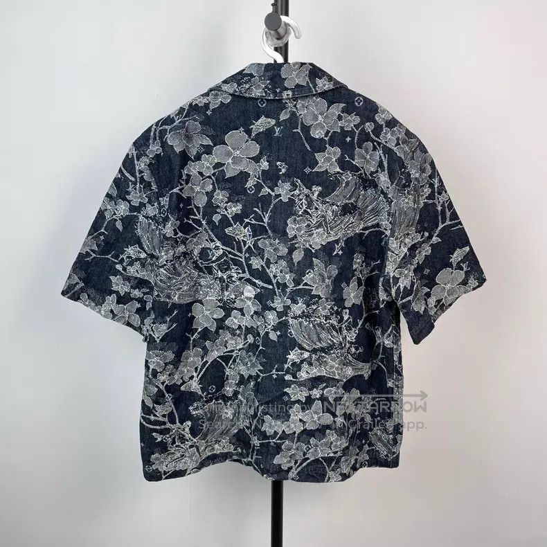 Louis Vuitton Louis Vuitton Blue floral embroidered logo denim short sle Size US M / EU 48-50 / 2 - 2 Thumbnail