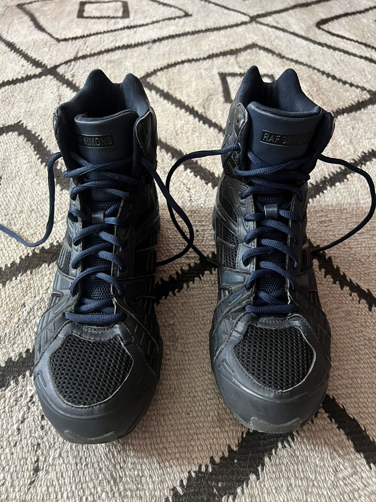 Raf Simons Raf Simons ASICS 2012 high top running sneaker Size US 11 / EU 44 - 3 Thumbnail