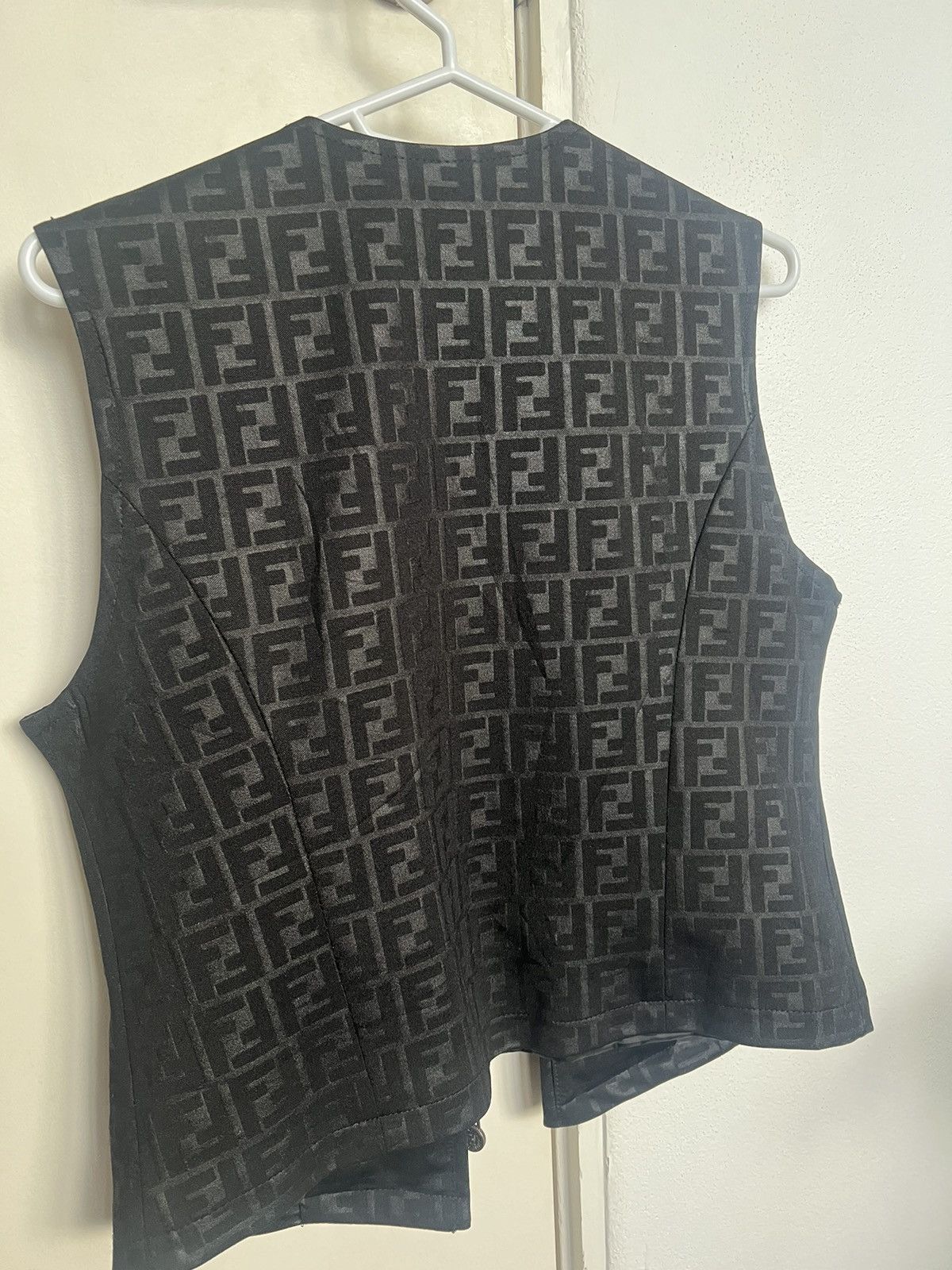 Fendi Fendi monochrome vest limited drop Size US S / EU 44-46 / 1 - 8 Thumbnail