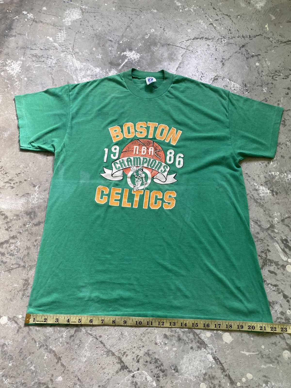 NBA Vintage 1986 Boston Celtics NBA Team Shirt Size US XL / EU 56 / 4 - 11 Thumbnail