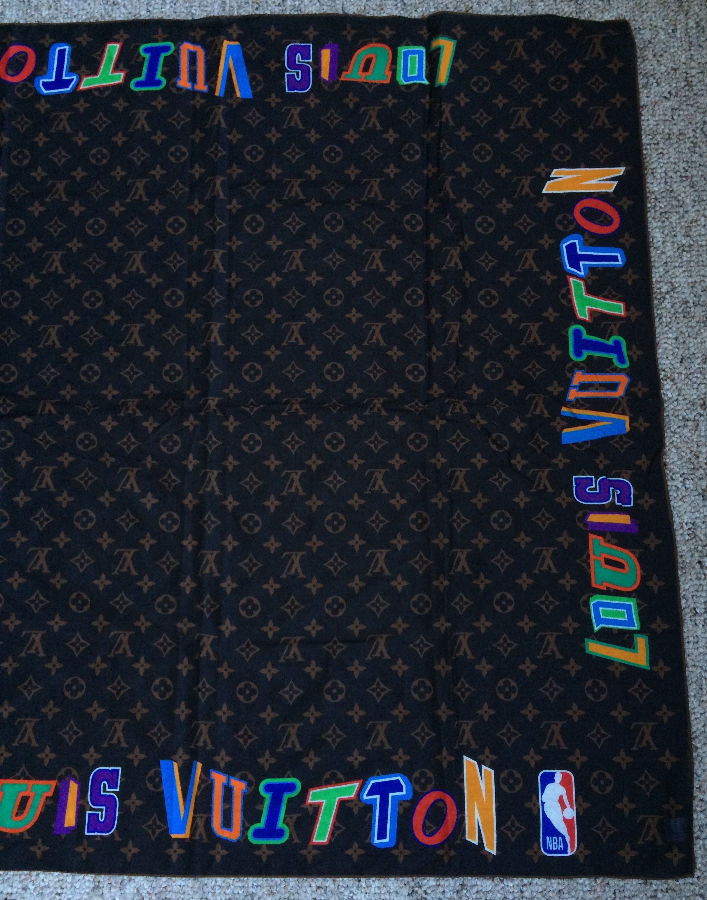 Louis Vuitton × NBA F/W 2021 Louis Vuitton x NBA Monogram Scarf Size ONE SIZE - 4 Thumbnail
