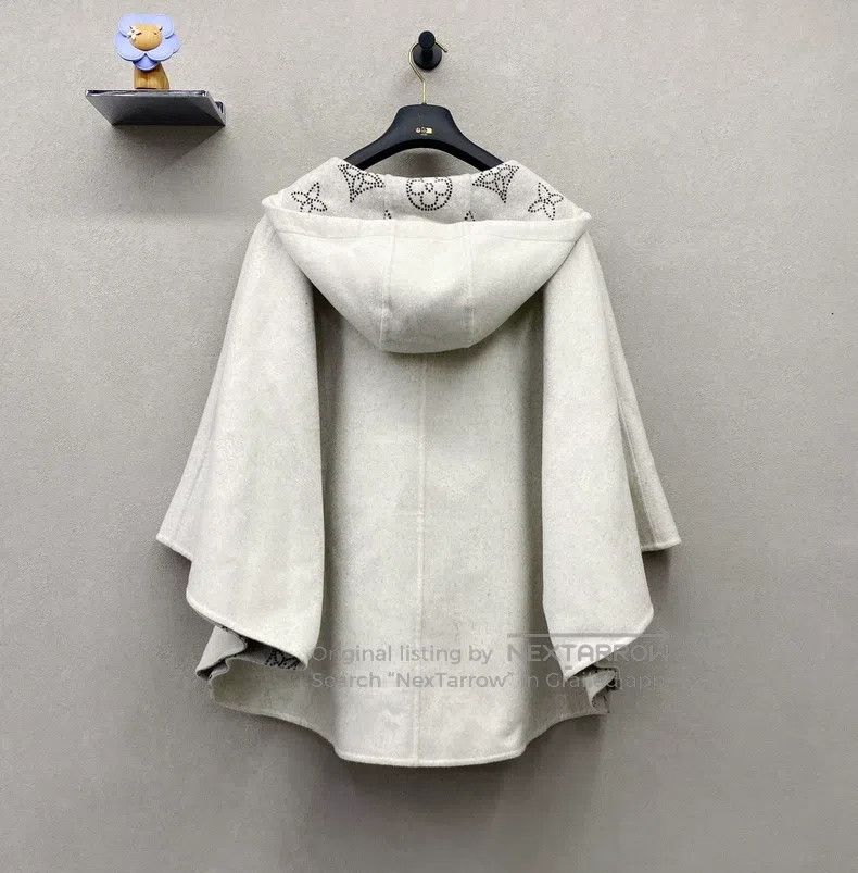 Louis Vuitton Louis Vuitton Cement Grey Cloak Coat Size ONE SIZE - 4 Thumbnail