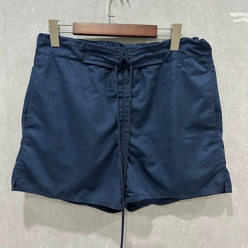 Louis Vuitton Louis Vuitton Dark print full-print pocket shorts Size US 28 / EU 44 - 1 Thumbnail