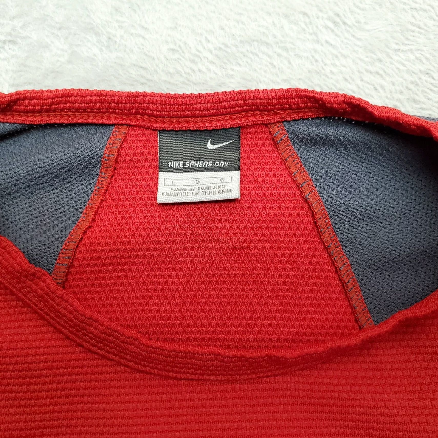 Nike VINTAGE Nike Sphere Dry Shirt Mens Large Red Long Sleeve Crewneck Casual Pullover Size US L / EU 52-54 / 3 - 2 Thumbnail