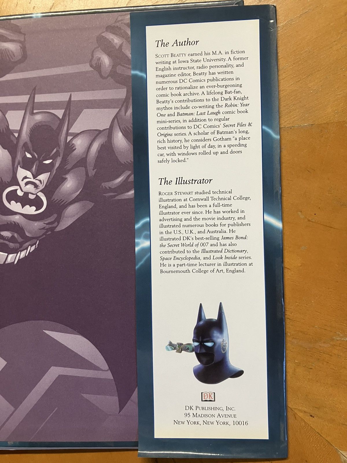 Other Vintage 2001 DK Batman Ultimate Guide Hardcover Book Size ONE SIZE - 3 Thumbnail