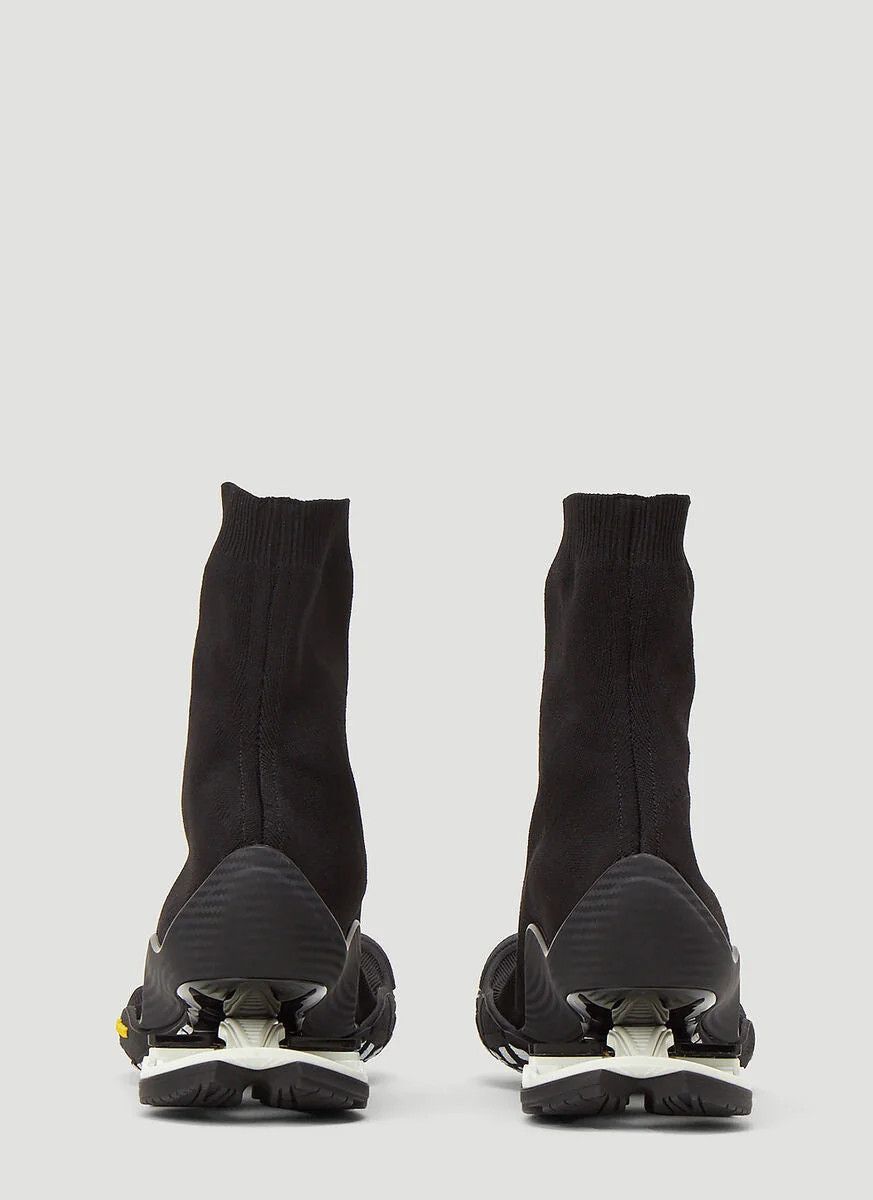 o1s1rm0424 High-Top Toe Sock Sneakers in Black/White