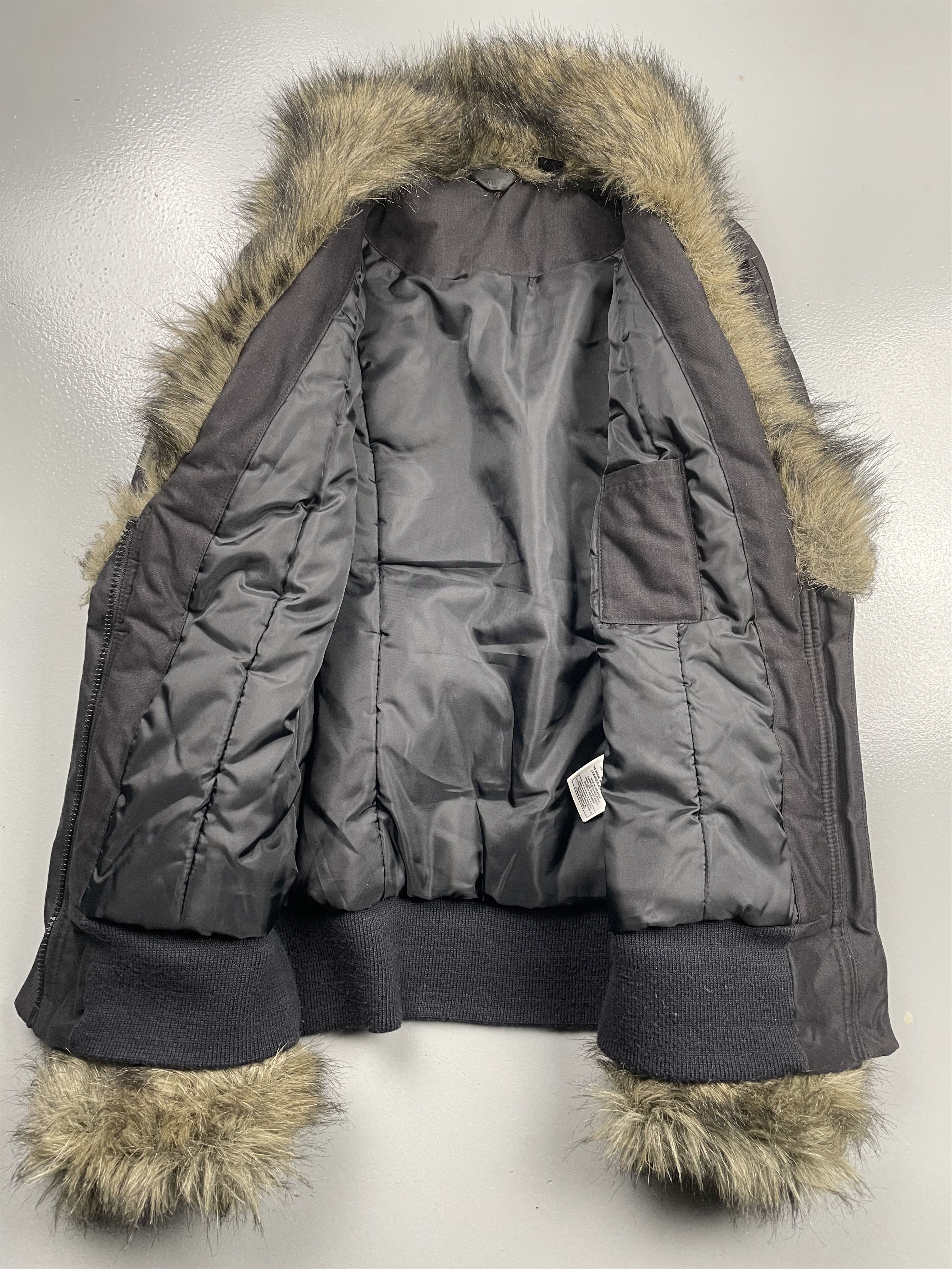 Adidas adidas X Respect M.E. Missy Elliott 2007 jacket w/ faux fur Size M / US 6-8 / IT 42-44 - 3 Thumbnail