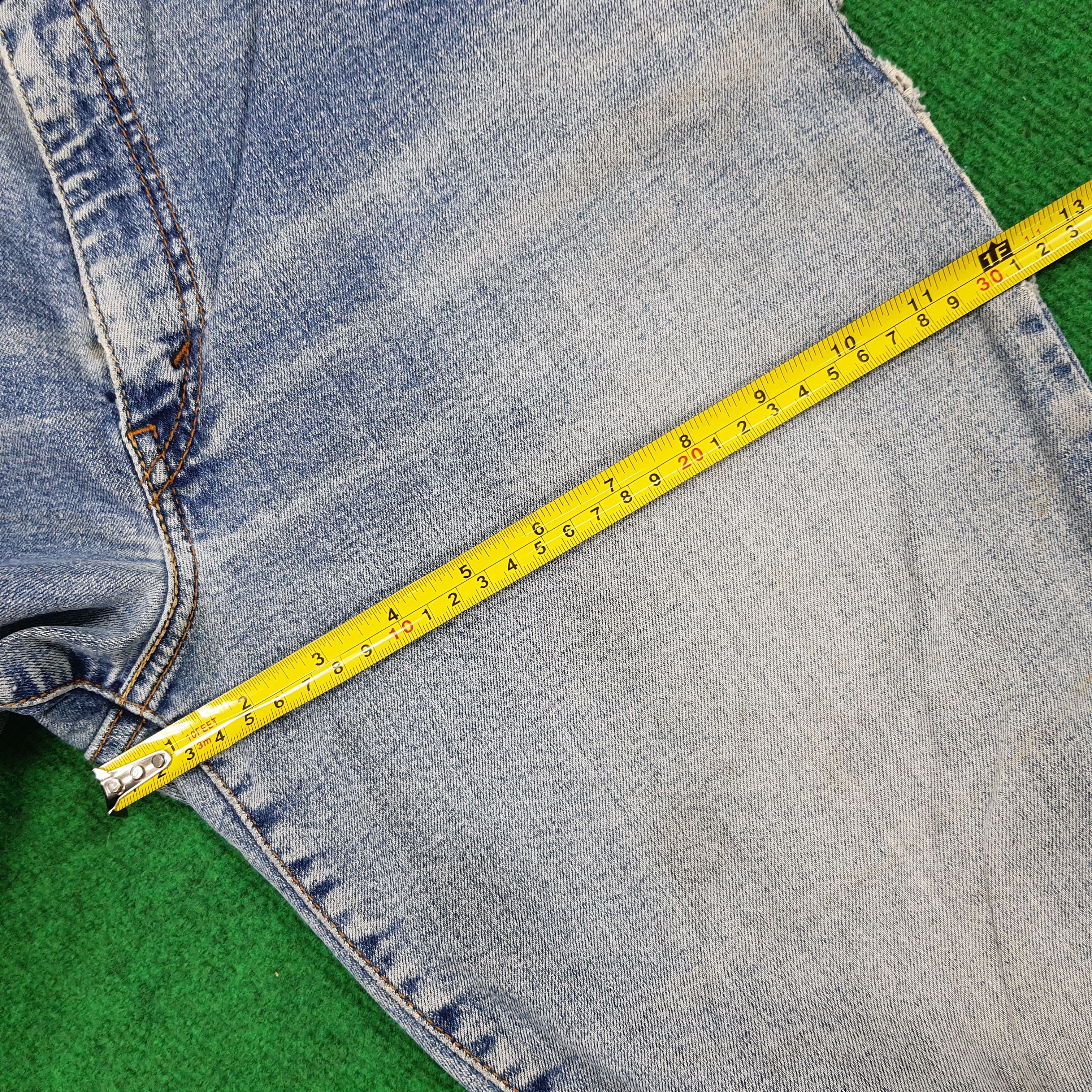 Levi's × Levi's Vintage Clothing × Vintage Vintage Levi's 550 Relaxed Boot Cut Distressed Jeans Size US 30 / EU 46 - 14 Thumbnail