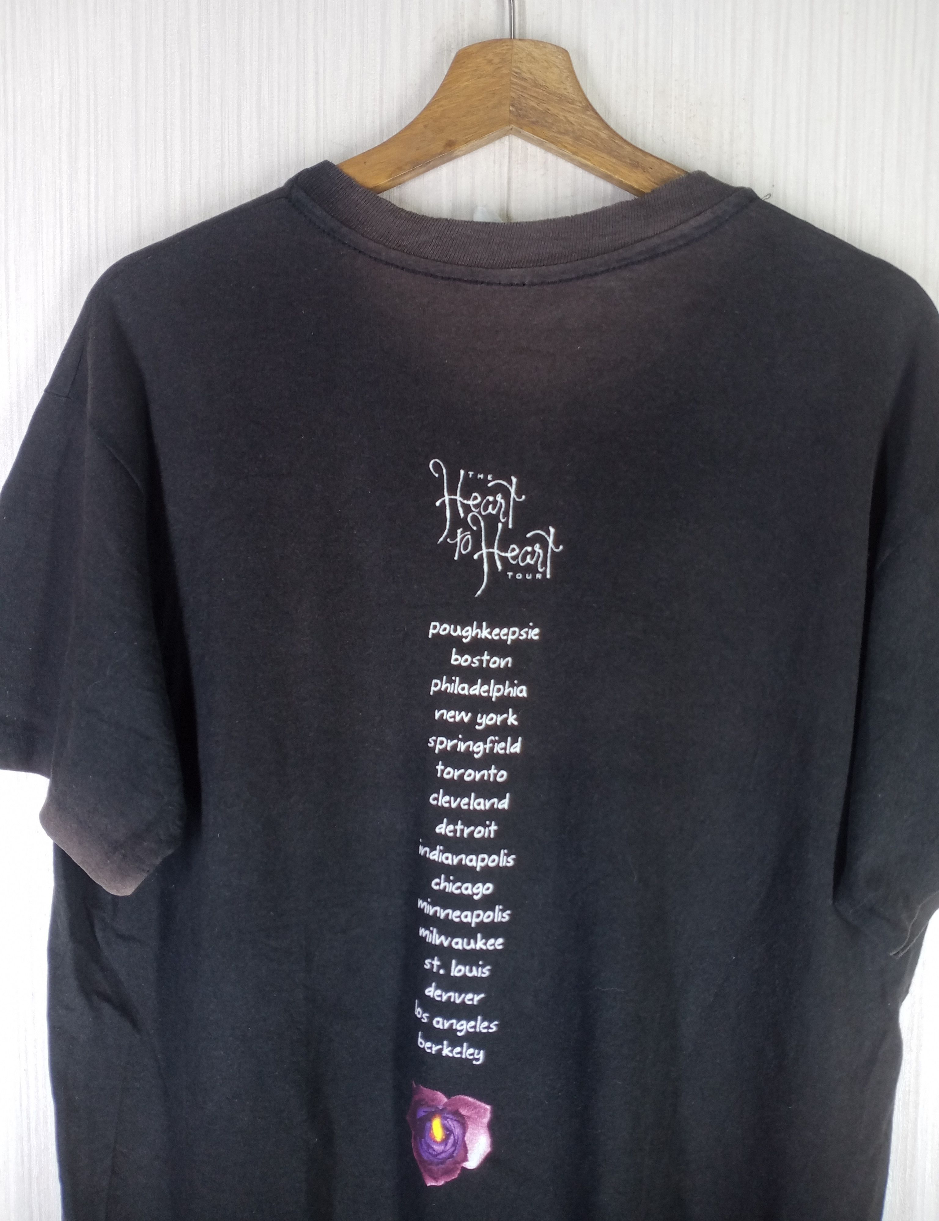 Band Tees Vintage 1983 The Head To Hearts Tour Nancy & Ann Wilson Size US L / EU 52-54 / 3 - 10 Thumbnail