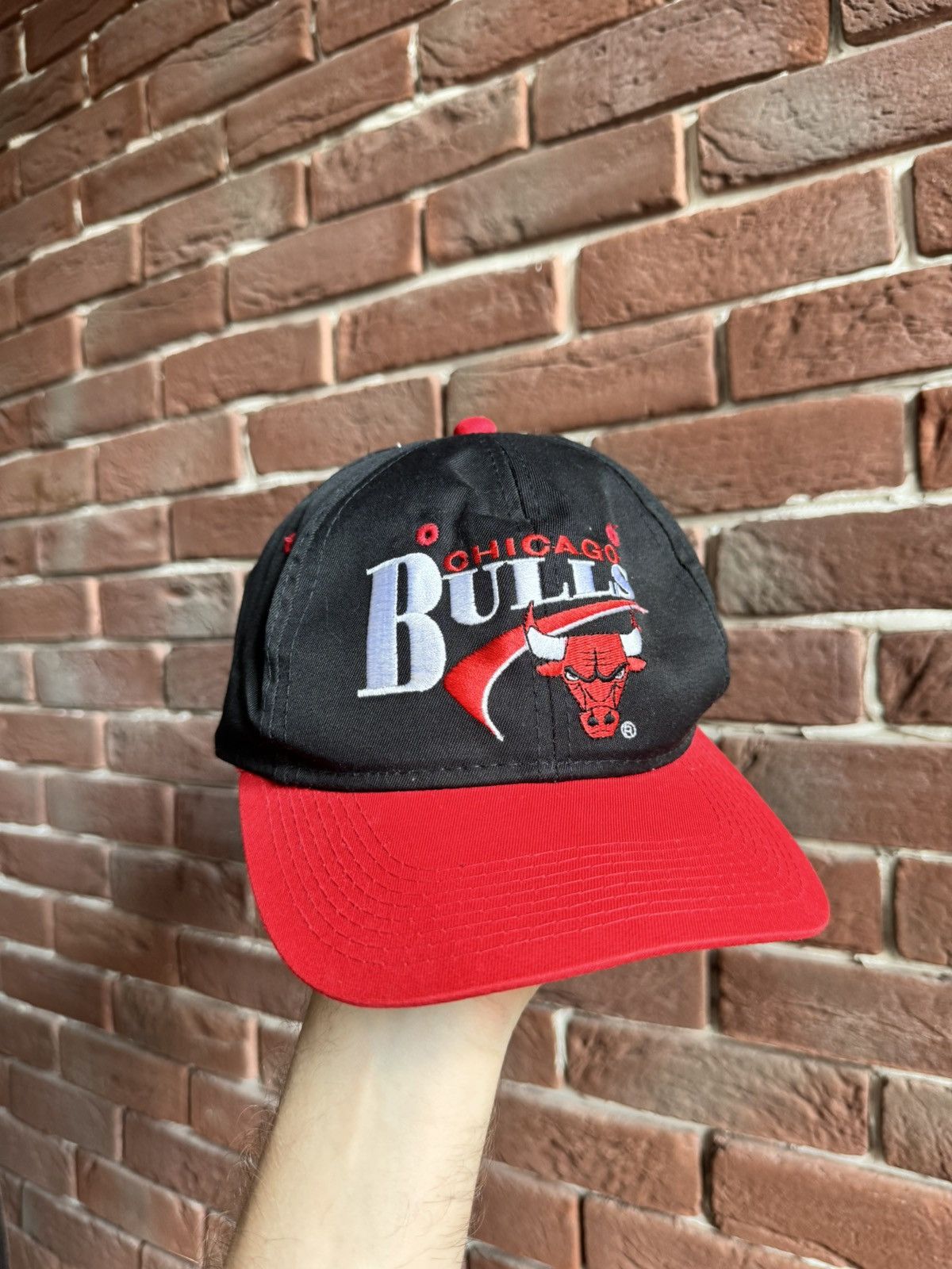 NBA × Vintage Chicago Bulls Vintage Hat Snapback NBA Red Black Print Rare Size ONE SIZE - 1 Thumbnail