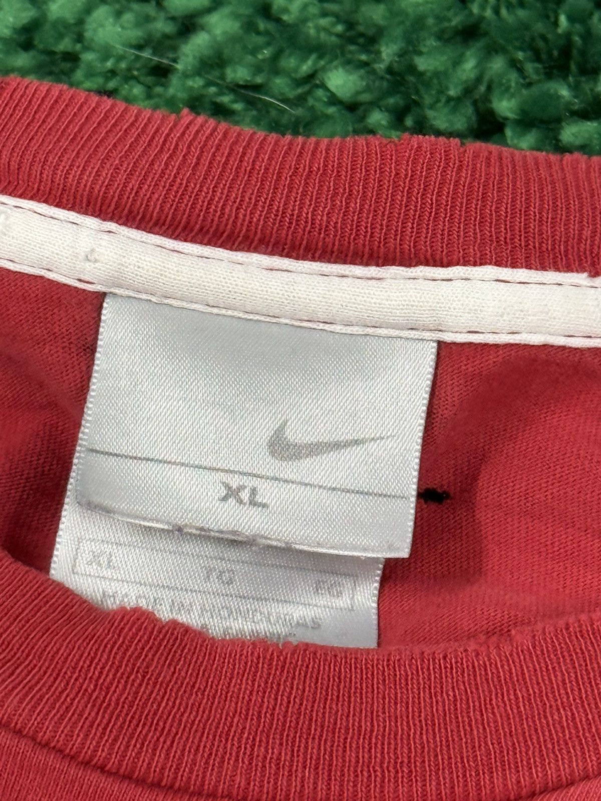 Nike Vintage Nike Silver Tag Red Blue Arc Logo Swoosh Tee XL Size US XL / EU 56 / 4 - 4 Thumbnail