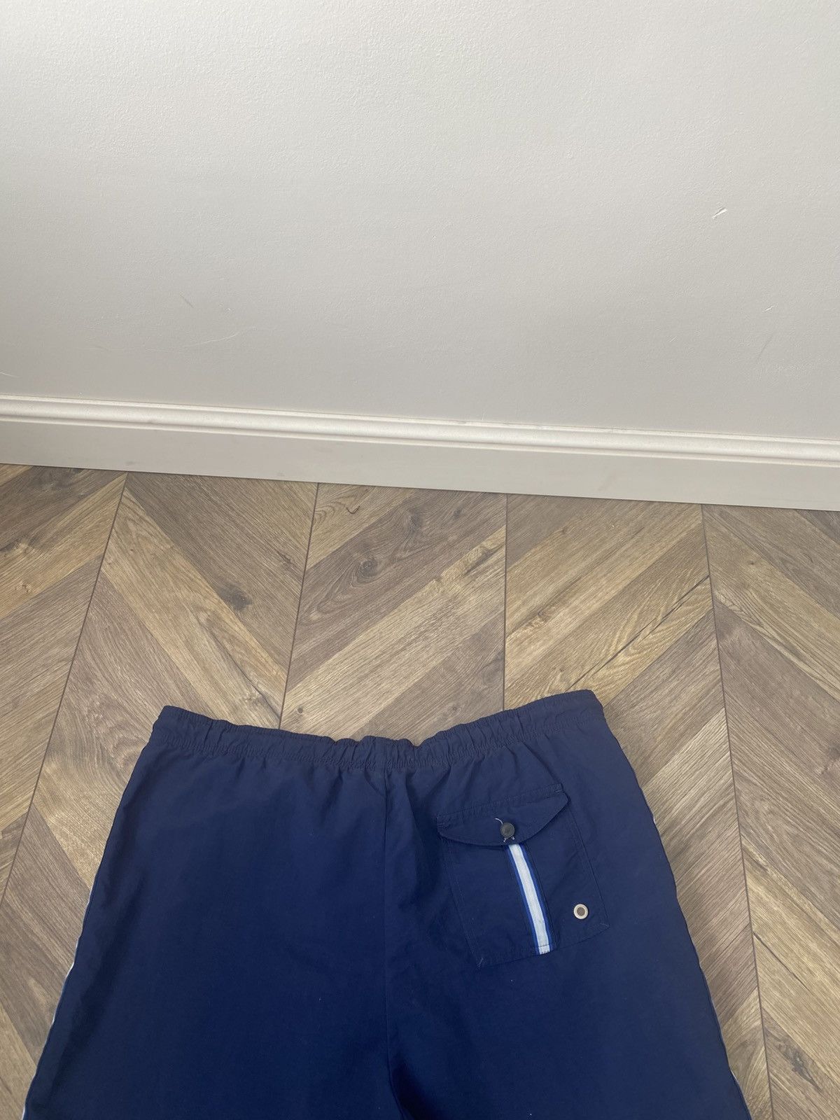 Nike × Vintage Nike Vintage Mens Nylon Shorts Size US 35 - 10 Thumbnail