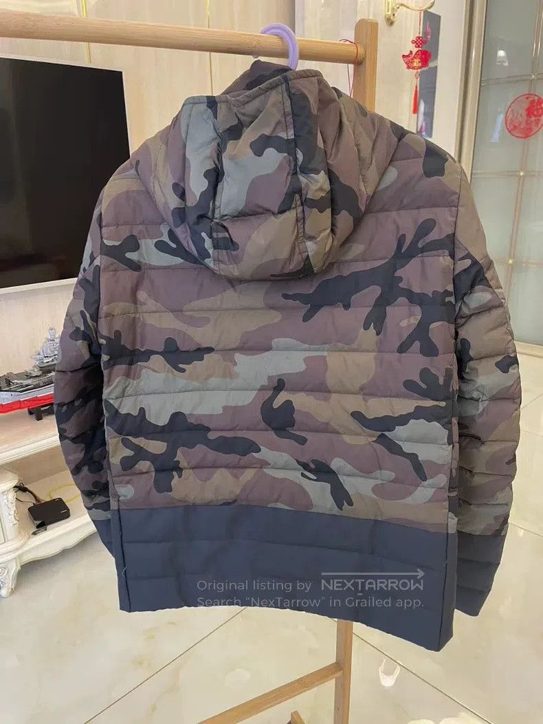 Valentino Valentino Down Size US S / EU 44-46 / 1 - 2 Thumbnail