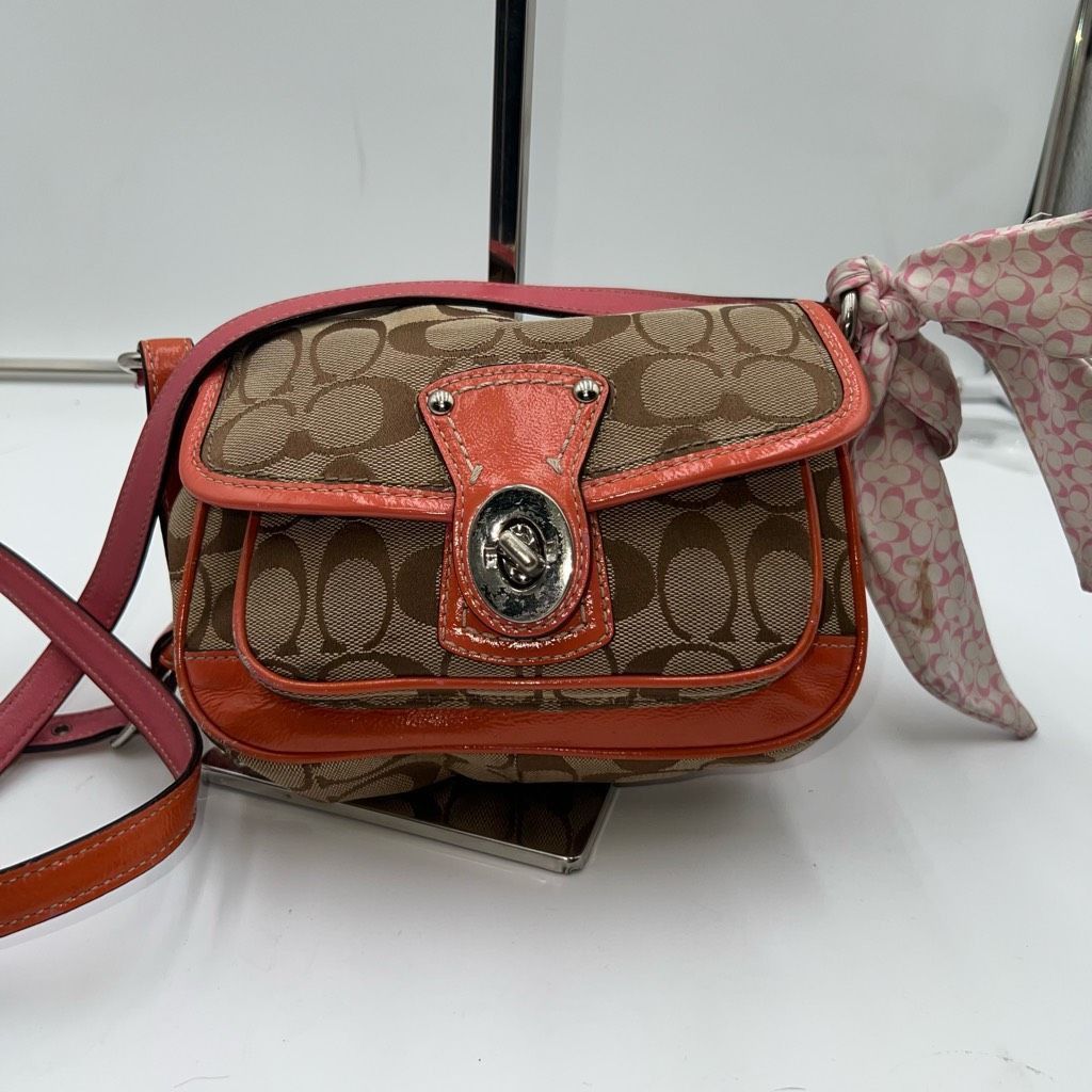 Coach Coach Legacy Signature Canvas Crossbody Bag with a turn-lock Size ONE SIZE - 1 Thumbnail