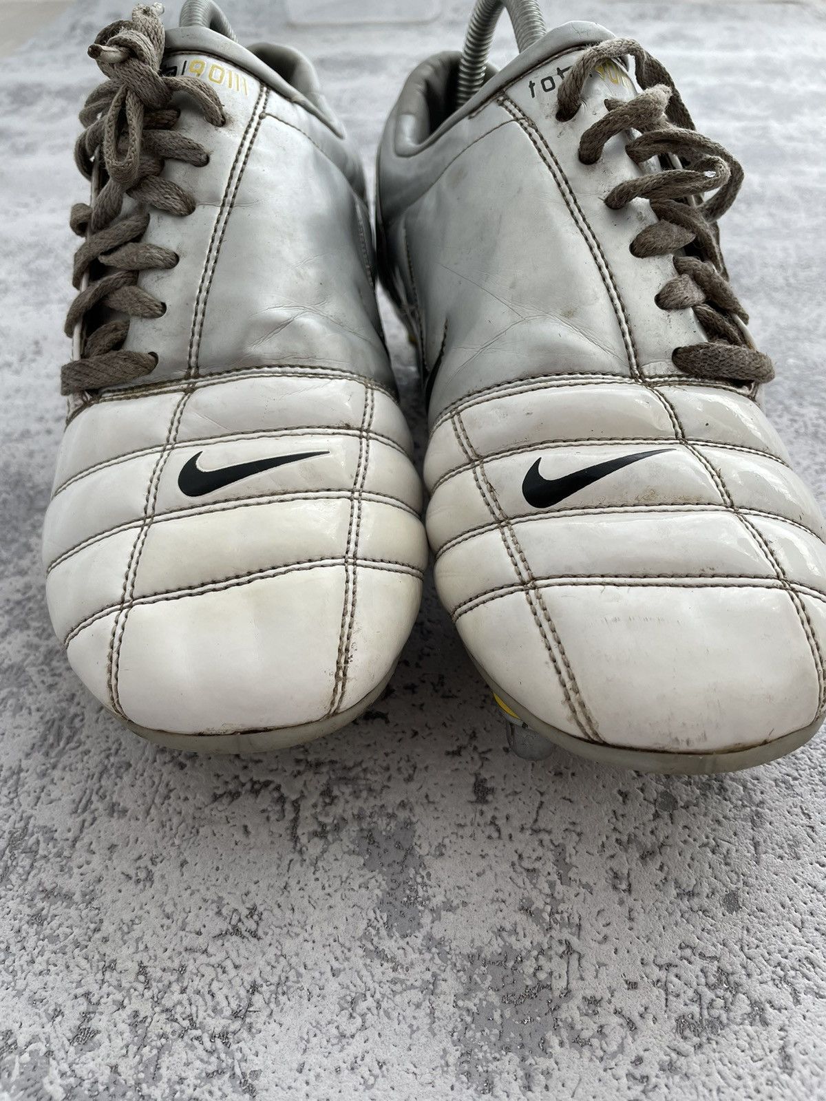 Nike Vintage Nike Total90 Air 2005 Silver Football Boots Size US 10 / EU 43 - 4 Thumbnail