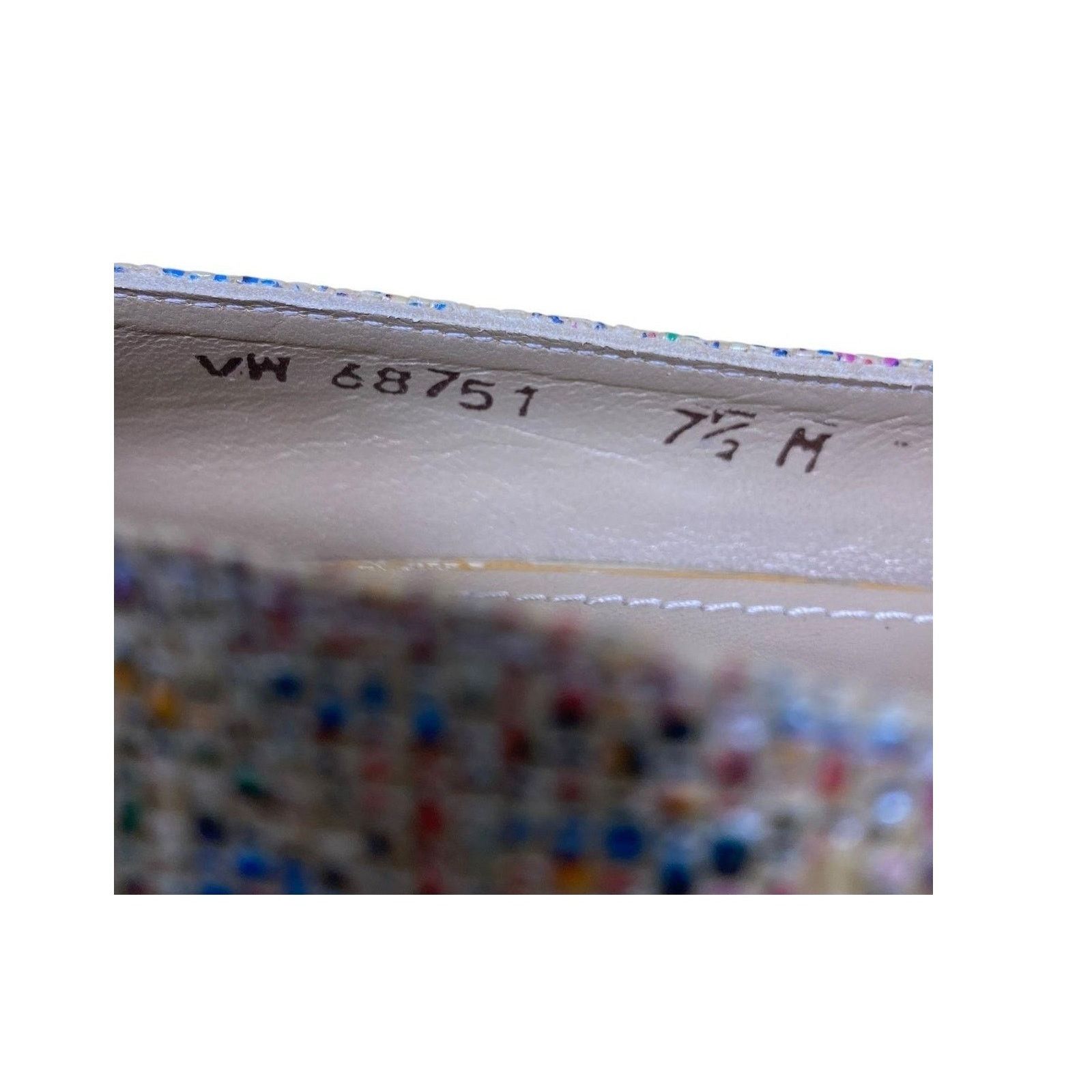 Stuart Weitzman Stuart Weitzman Geometric Woven Texture Kitten Heels 7.5 Size US 7.5 / IT 37.5 - 7 Thumbnail