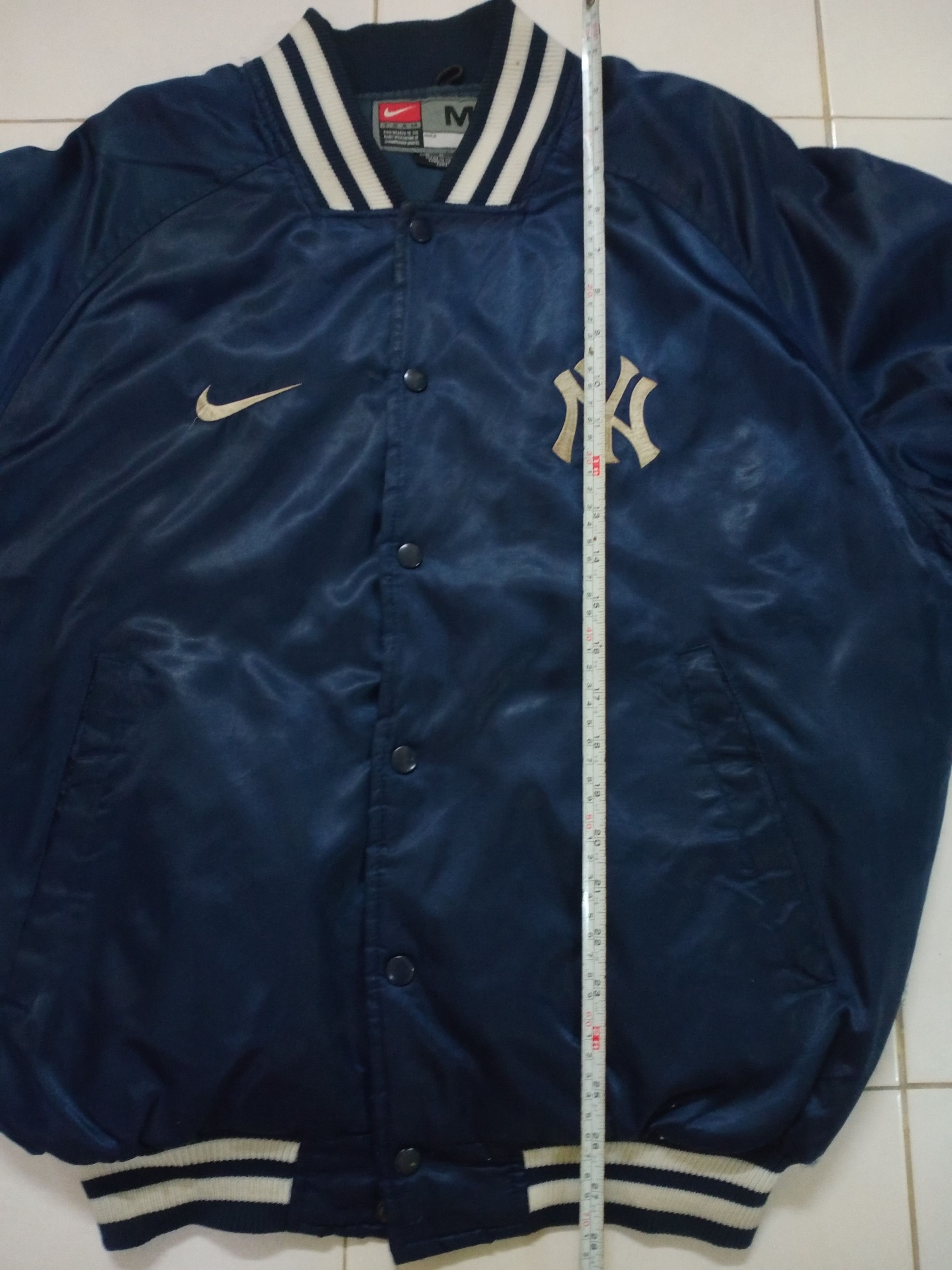 Nike Vintage Nike New York Yankees Satin Varsity Jacket Size US L / EU 52-54 / 3 - 20 Thumbnail