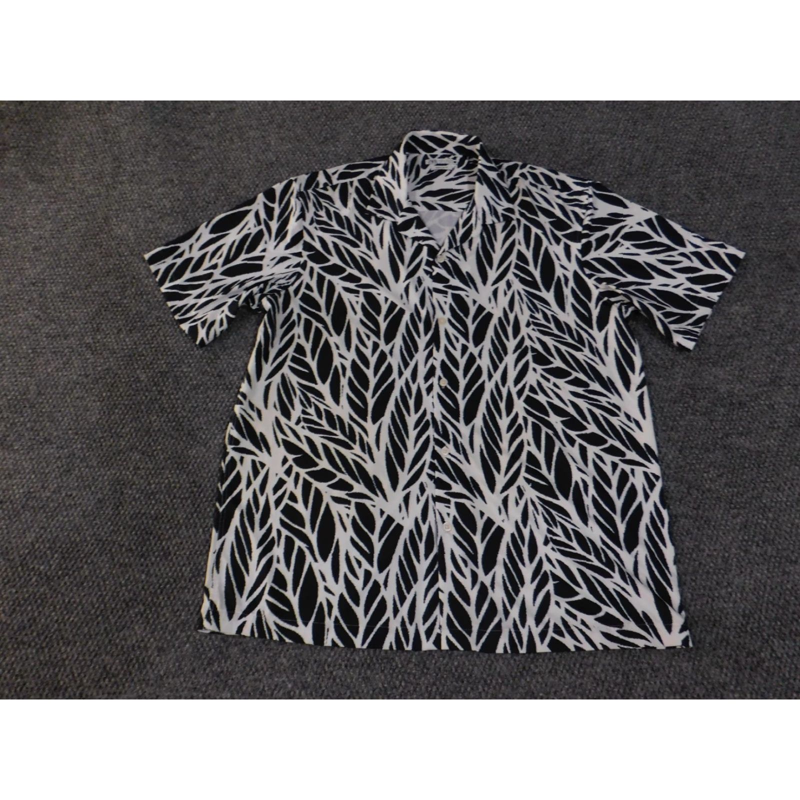 Zara Zara Shirt Mens Extra Large Black White Leaf Print Stretch Soft Button Up Size US XL / EU 56 / 4 - 2 Thumbnail