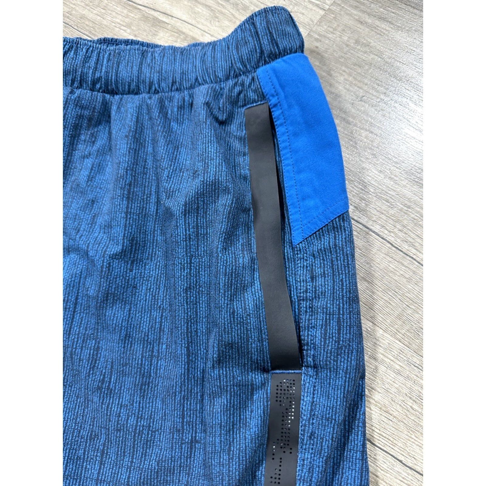 Lululemon Lululemon Shorts Mens M Blue Running Linerless 9" Inseam Athletic Breathable Quick Dry Stretch Moisture Wicking Lightweight Elastic Waist Size US 31 - 7 Thumbnail